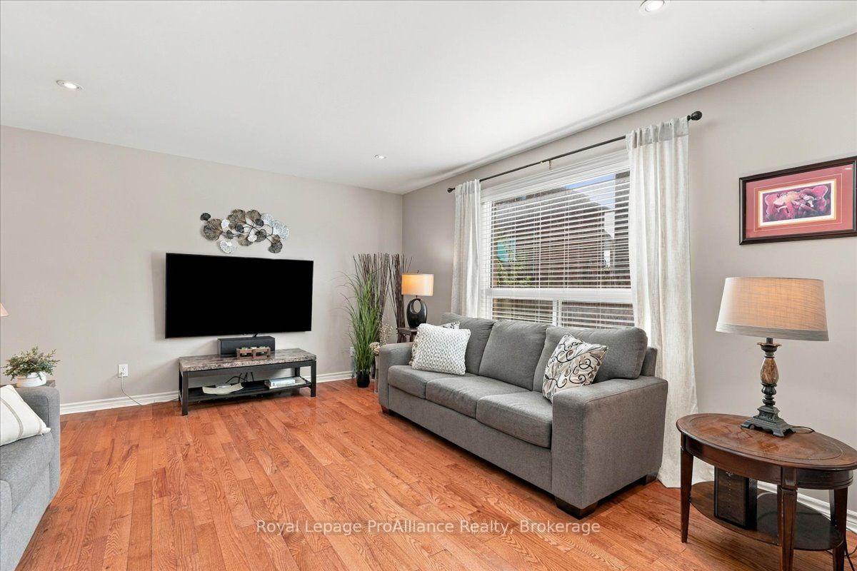 Photo 18 of 24 Bristol Place, Belleville, Belleville Ward — HOMEH