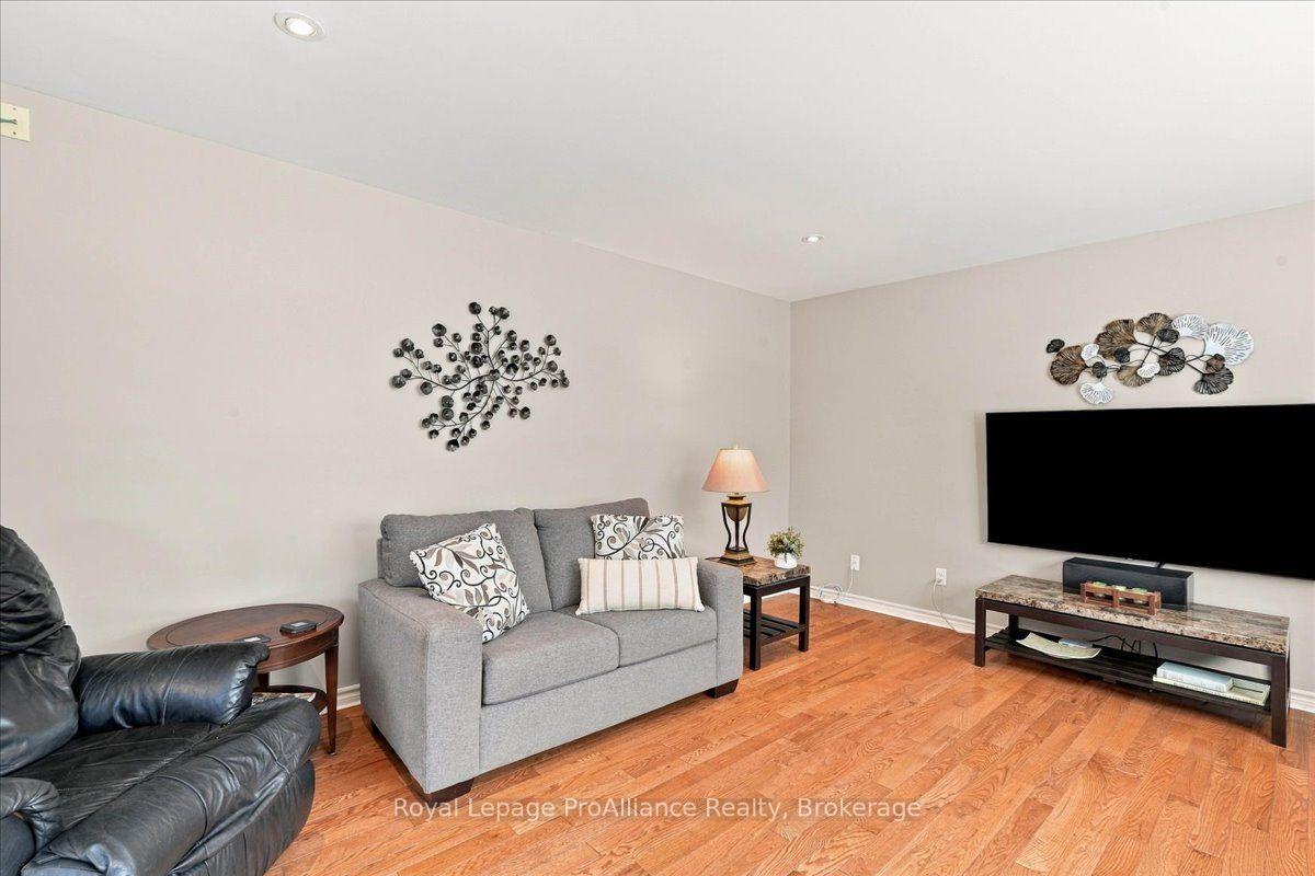 Photo 20 of 24 Bristol Place, Belleville, Belleville Ward — HOMEH