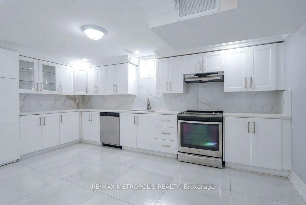 Photo 4 of Unit BSMT, 121 Livingstone Street E, Barrie, East Bayfield — HOMEH