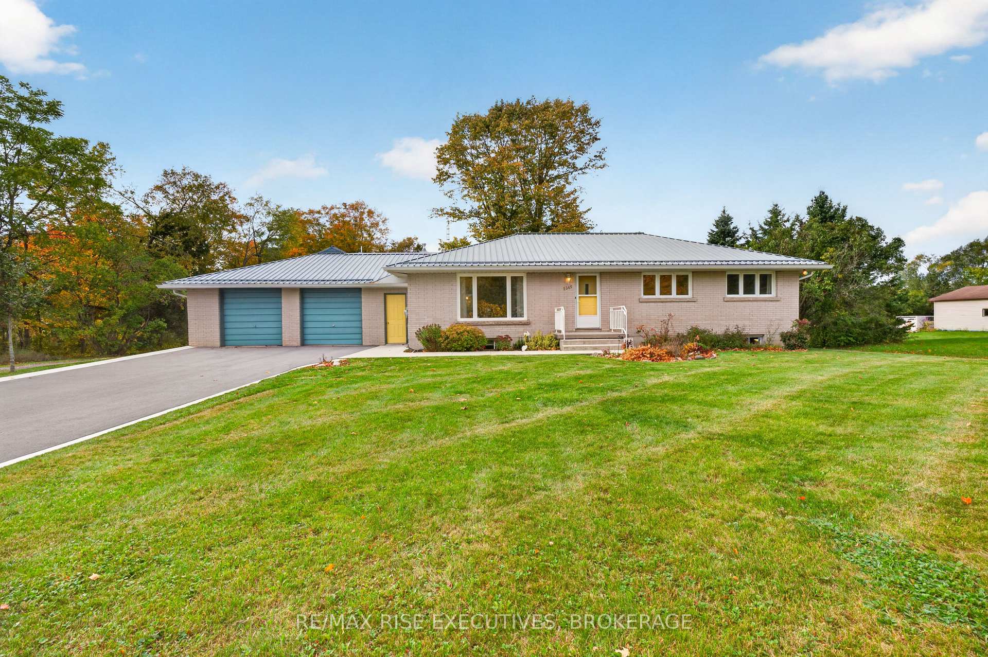 Photo of 2345 Leeman Road