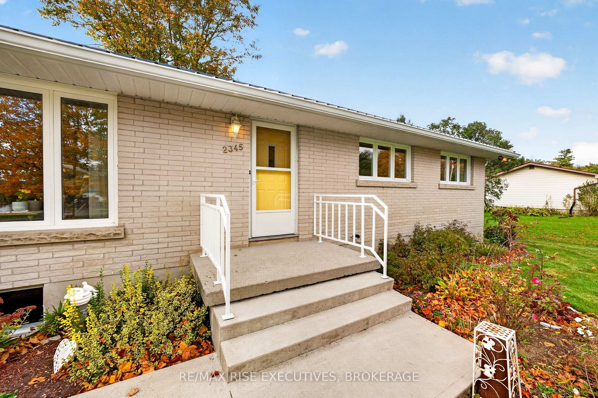 Photo 3 of 2345 Leeman Road, Kingston, City North of 401 — HOMEH