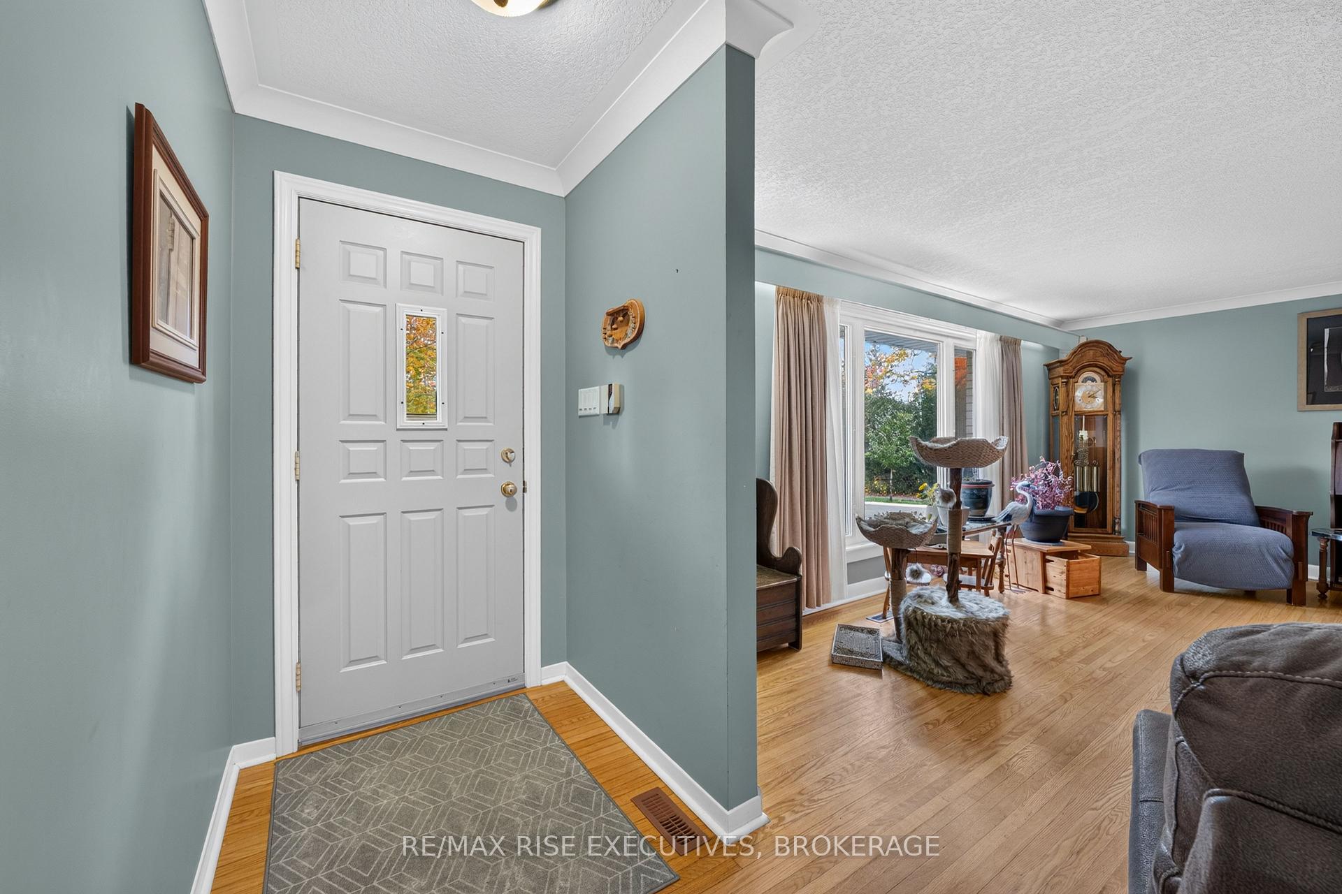Photo 4 of 2345 Leeman Road, Kingston, City North of 401 — HOMEH