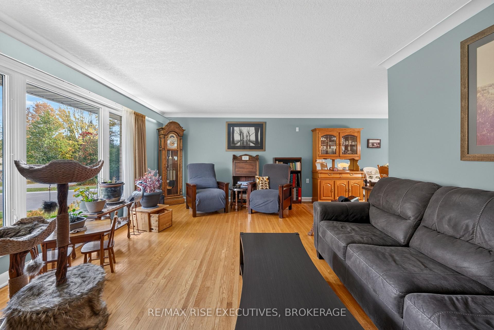 Photo 5 of 2345 Leeman Road, Kingston, City North of 401 — HOMEH