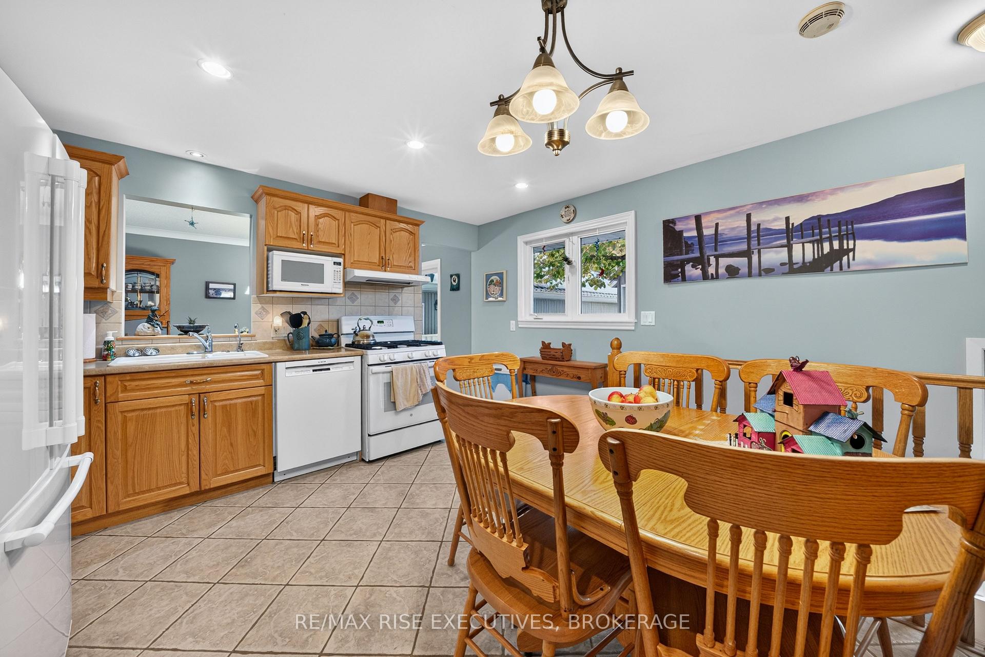 Photo 10 of 2345 Leeman Road, Kingston, City North of 401 — HOMEH