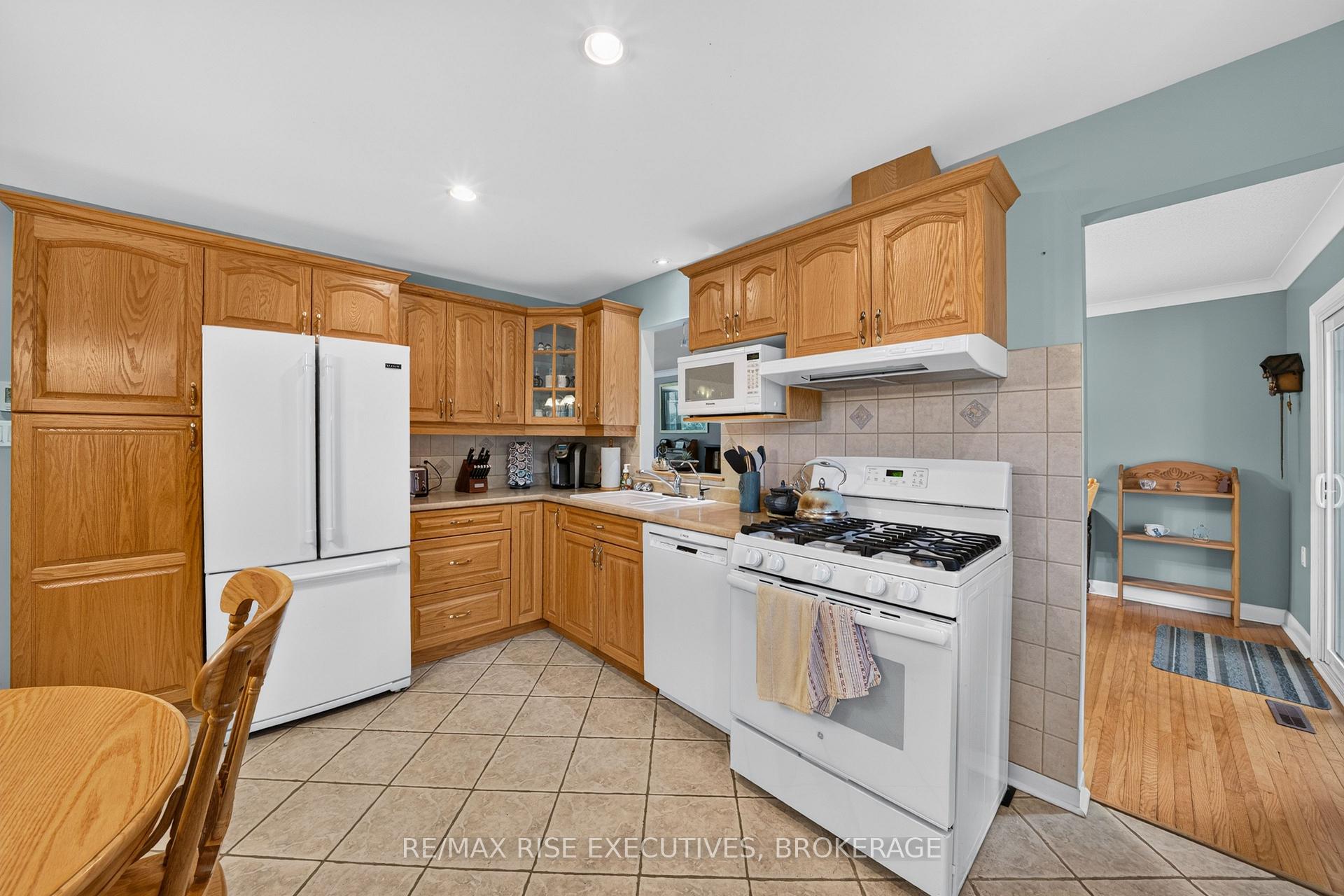Photo 12 of 2345 Leeman Road, Kingston, City North of 401 — HOMEH