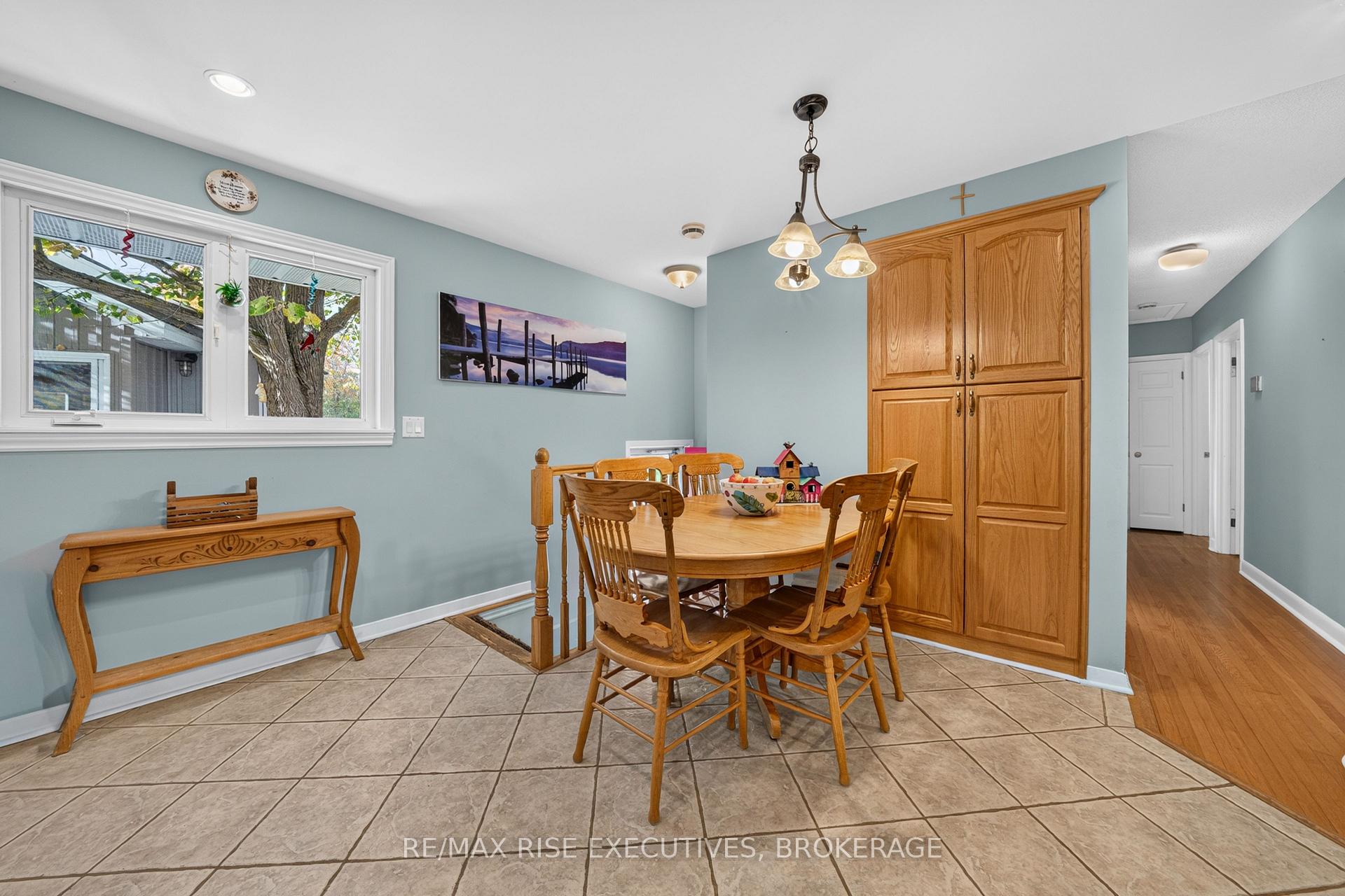 Photo 13 of 2345 Leeman Road, Kingston, City North of 401 — HOMEH