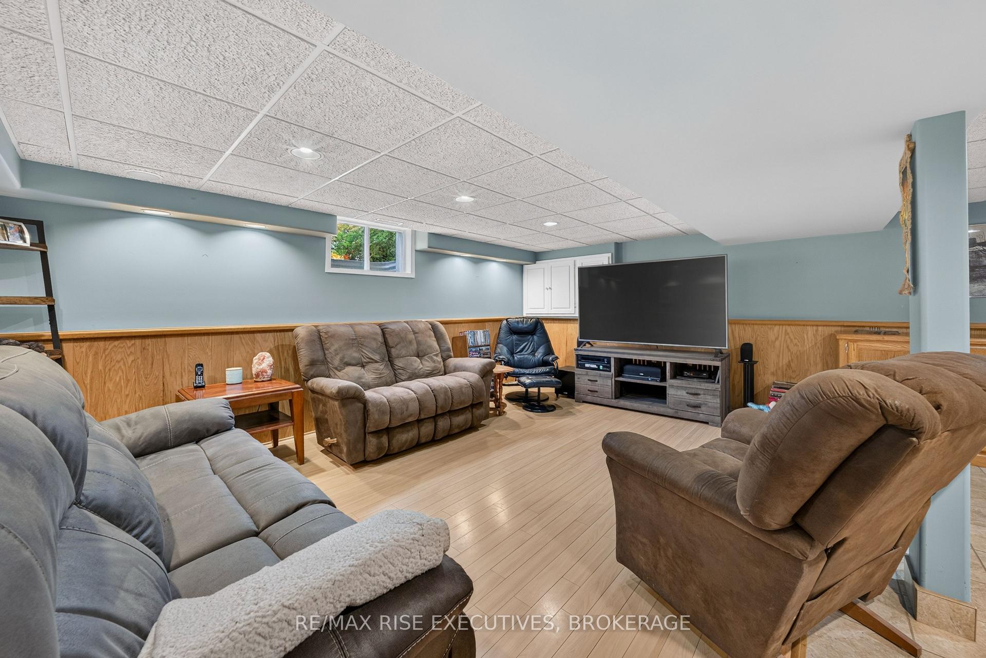 Photo 25 of 2345 Leeman Road, Kingston, City North of 401 — HOMEH