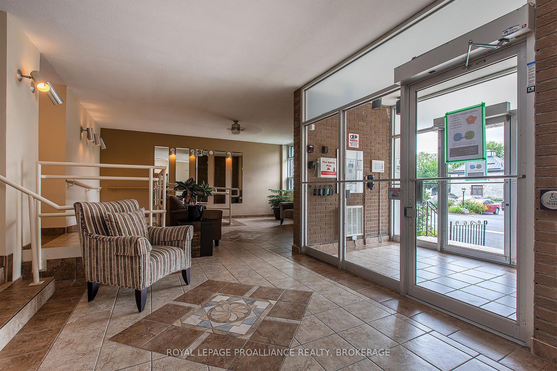Photo 6 of Unit 806, 2 Mowat Avenue, Kingston, Central City West — HOMEH