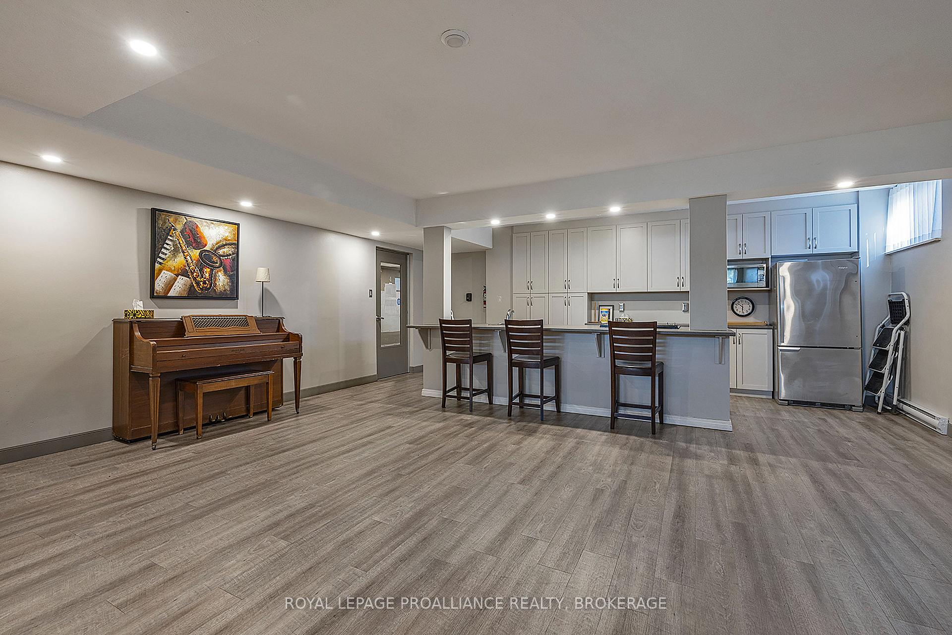 Photo 10 of Unit 806, 2 Mowat Avenue, Kingston, Central City West — HOMEH