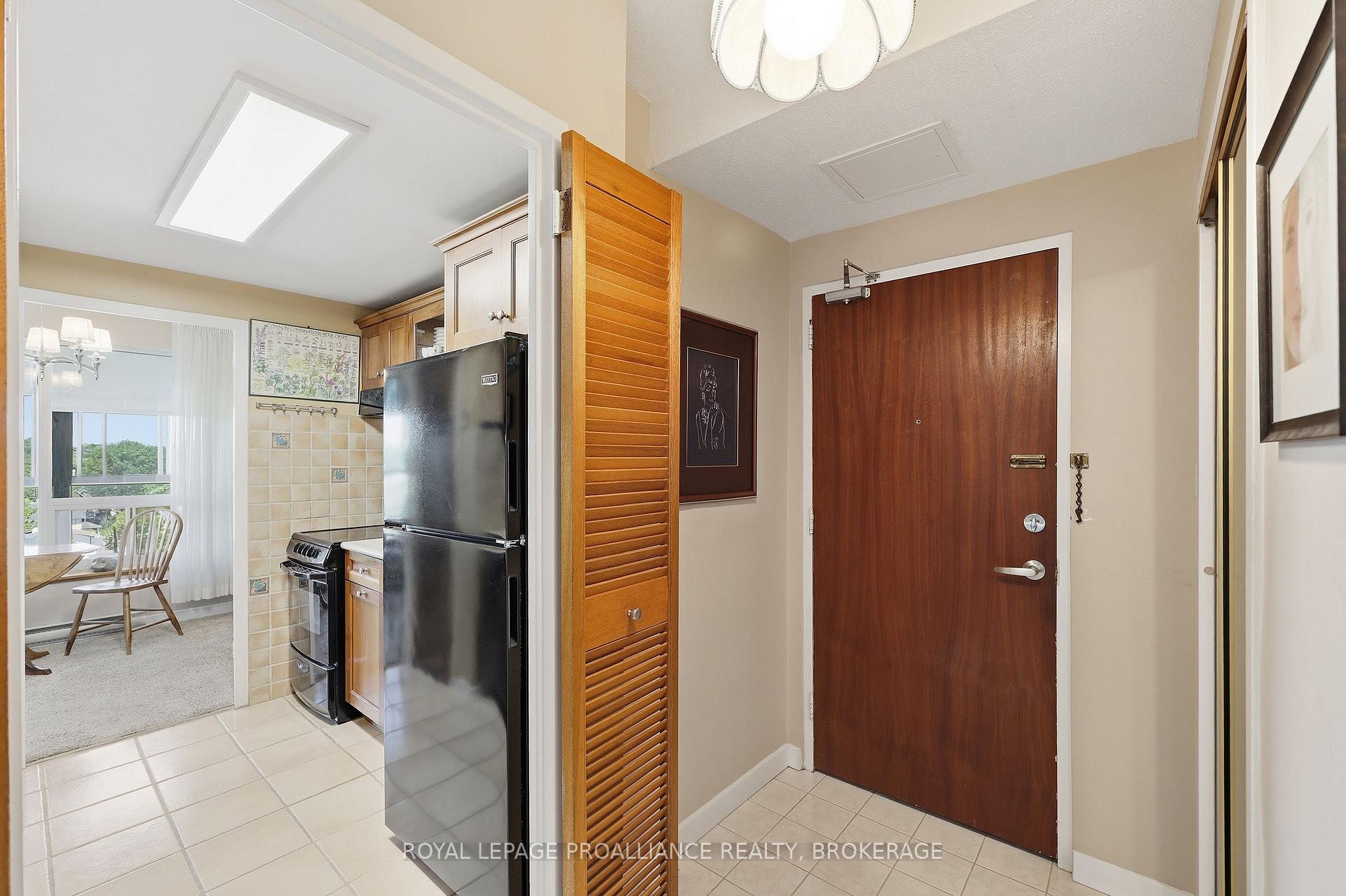 Photo 13 of Unit 806, 2 Mowat Avenue, Kingston, Central City West — HOMEH