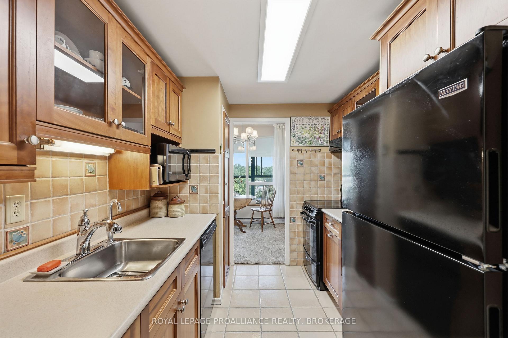 Photo 14 of Unit 806, 2 Mowat Avenue, Kingston, Central City West — HOMEH