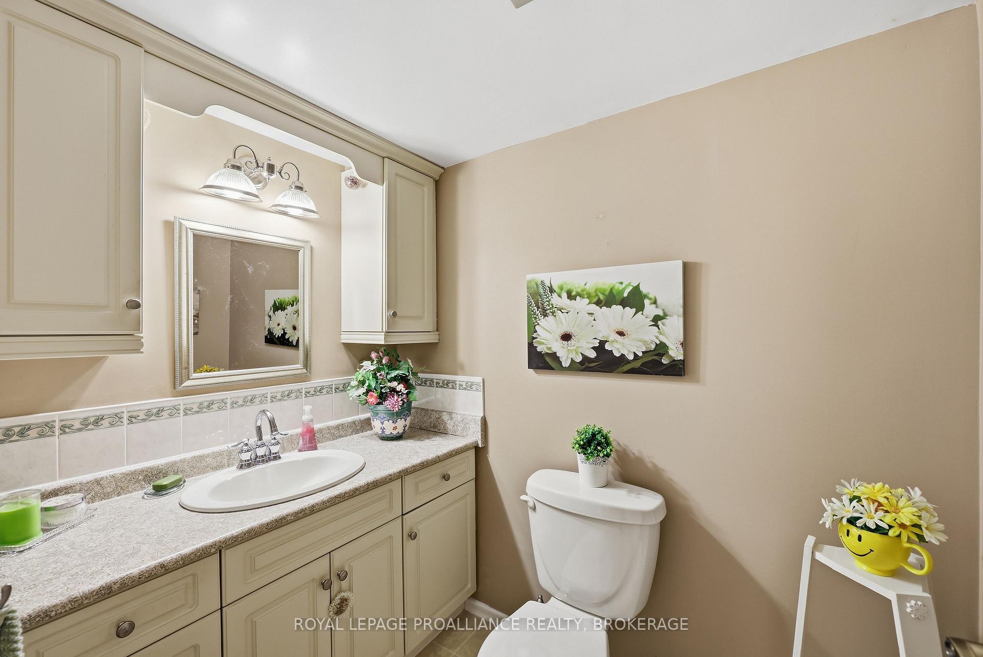 Photo 34 of Unit 806, 2 Mowat Avenue, Kingston, Central City West — HOMEH