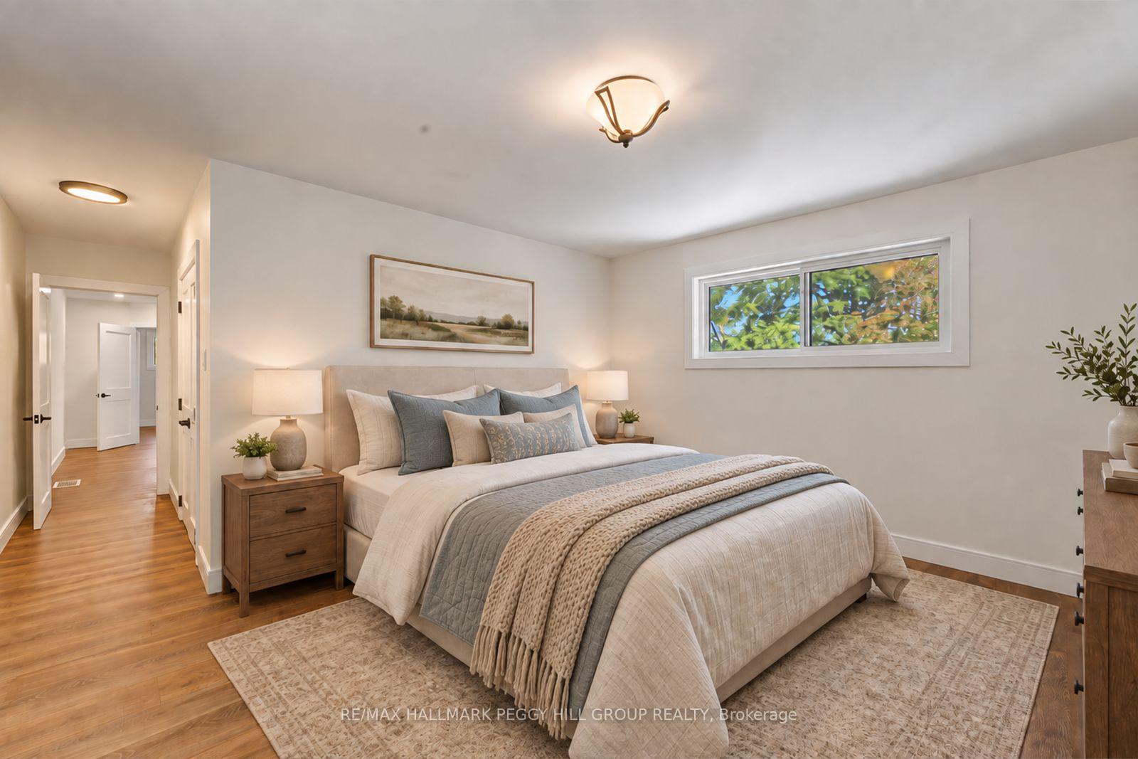 Photo 15 of 386 Peter Street N, Orillia — HOMEH