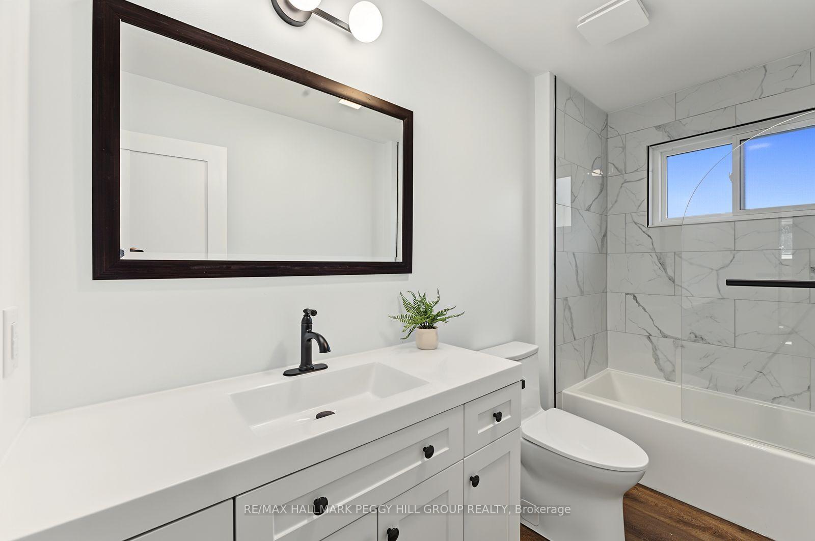 Photo 18 of 386 Peter Street N, Orillia — HOMEH