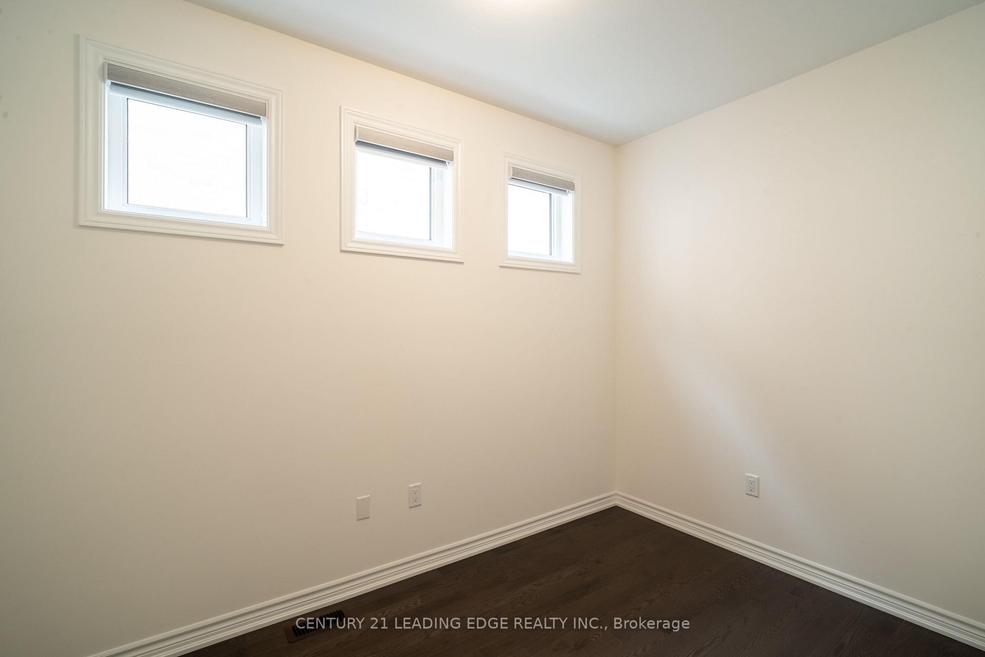 Photo 4 of 103 Kentledge Avenue, East Gwillimbury, Holland Landing — HOMEH