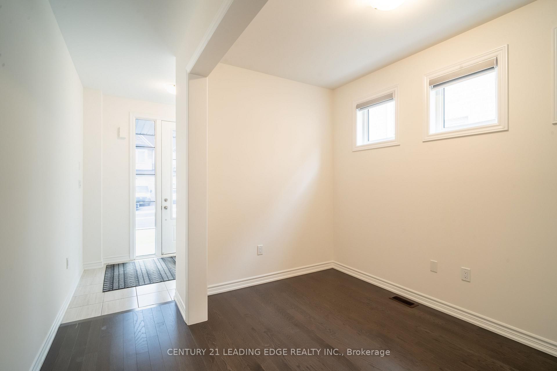 Photo 5 of 103 Kentledge Avenue, East Gwillimbury, Holland Landing — HOMEH