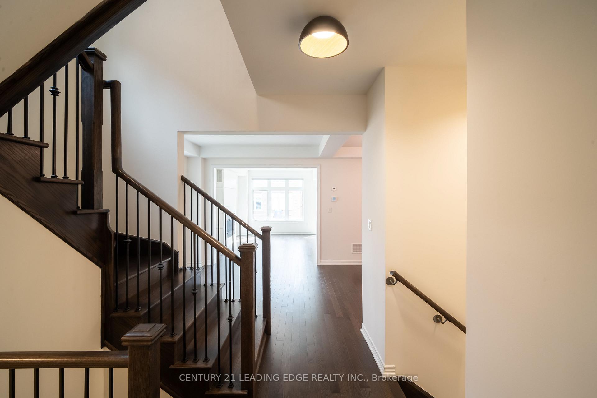 Photo 6 of 103 Kentledge Avenue, East Gwillimbury, Holland Landing — HOMEH