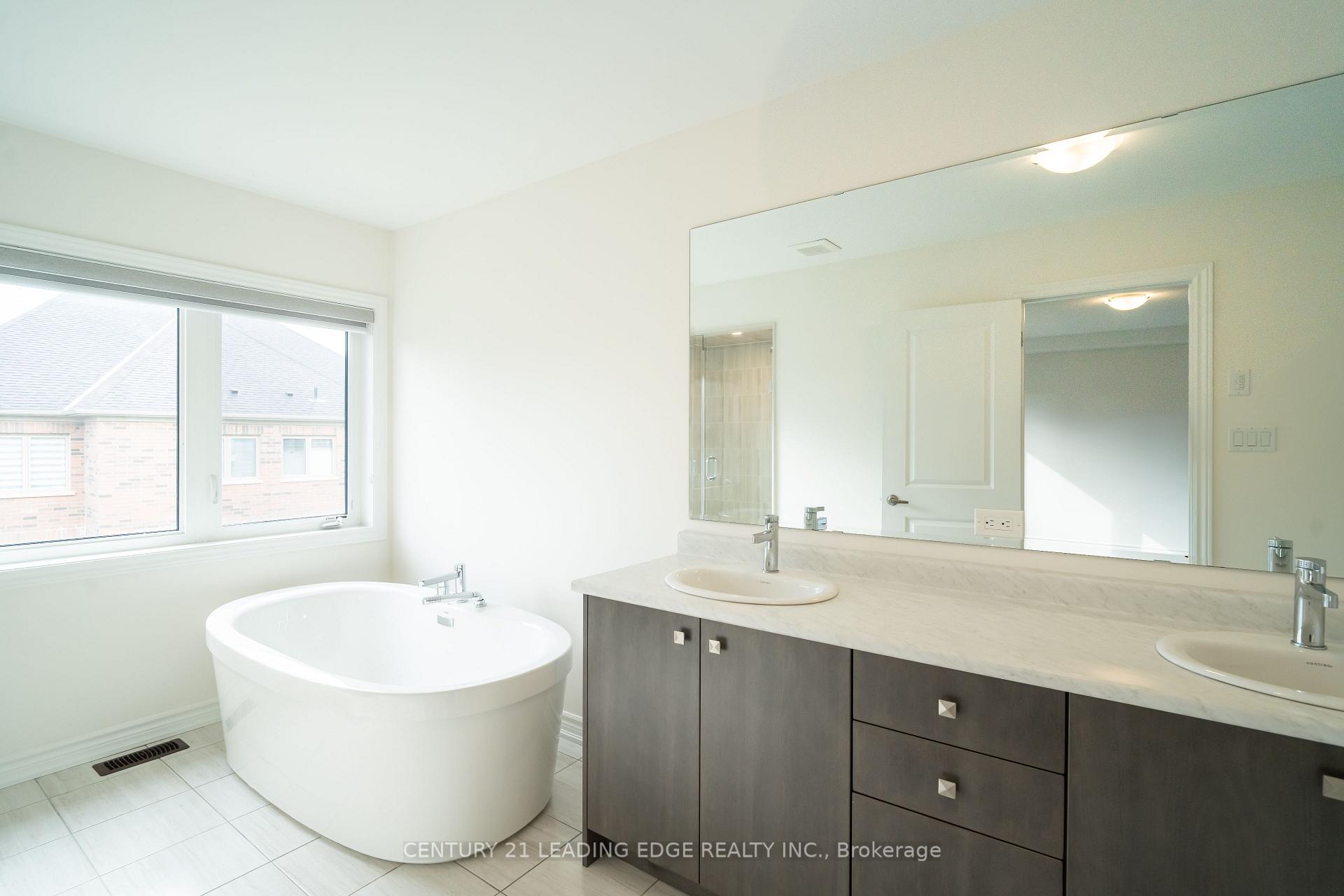 Photo 39 of 103 Kentledge Avenue, East Gwillimbury, Holland Landing — HOMEH