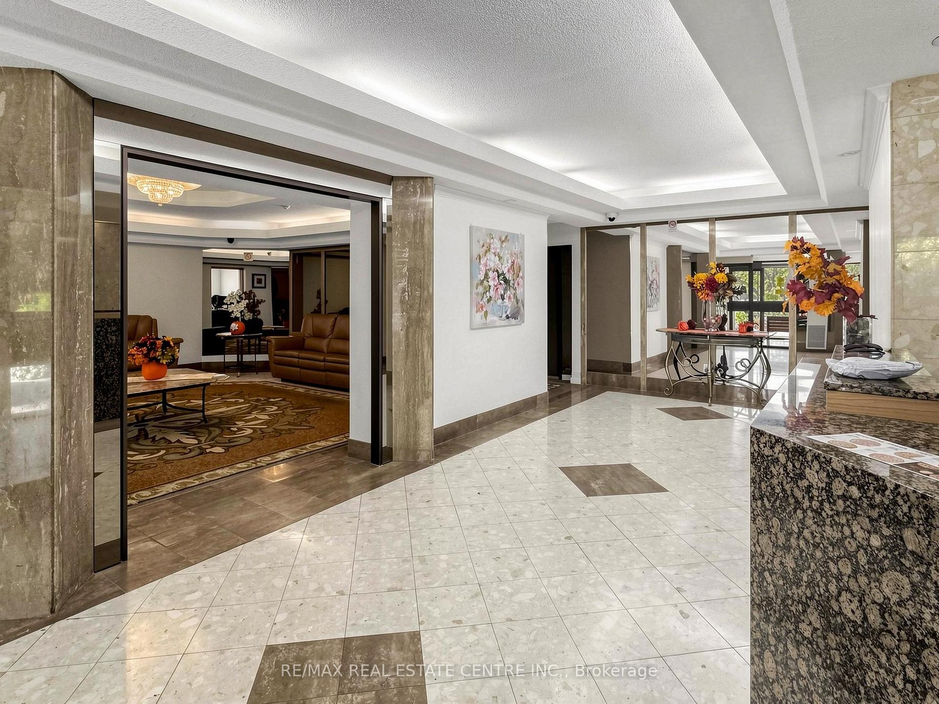 Photo 4 of Unit 207, 100 Antibes Drive, North York, Westminster-Branson — HOMEH