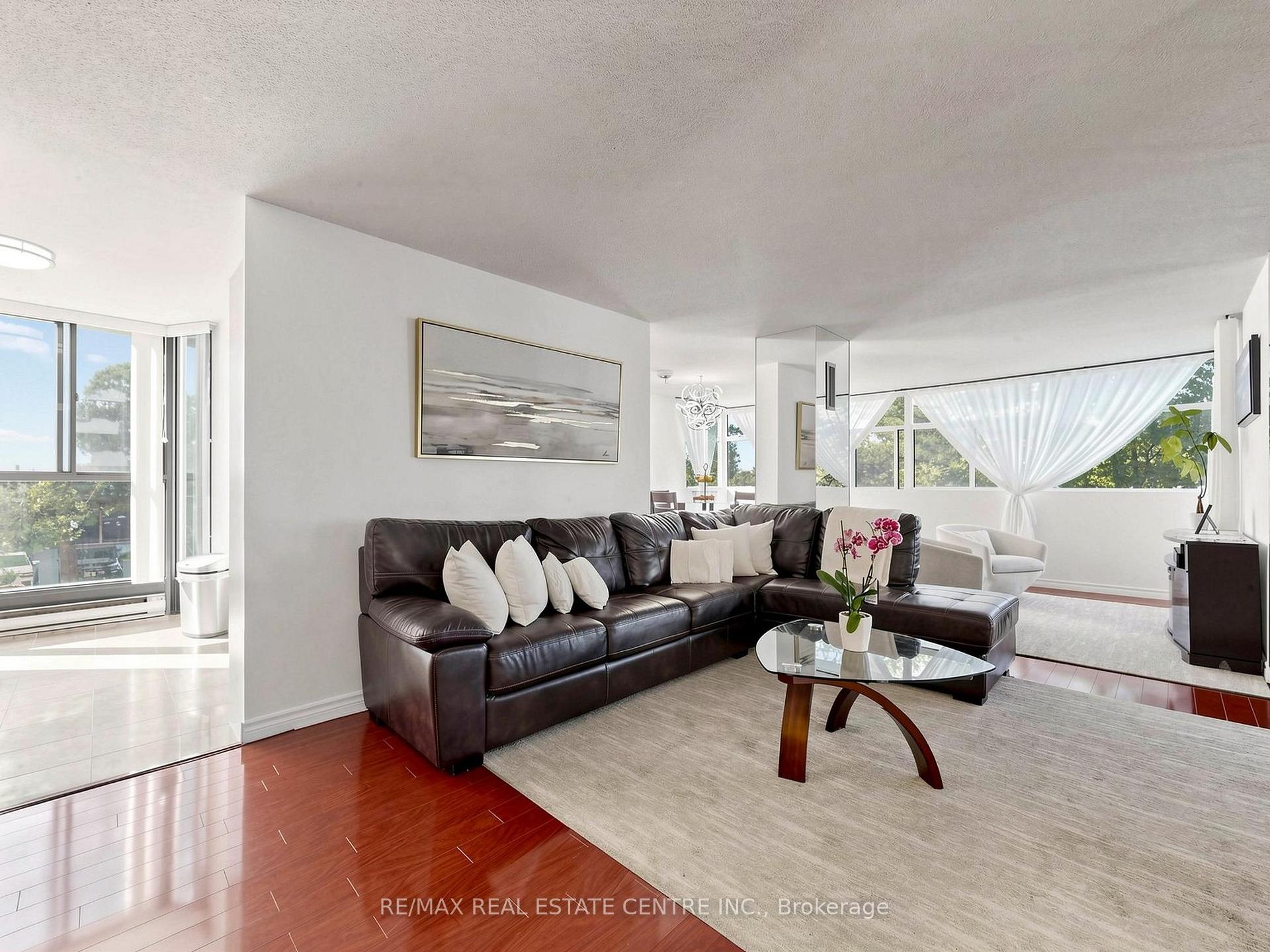 Photo 7 of Unit 207, 100 Antibes Drive, North York, Westminster-Branson — HOMEH