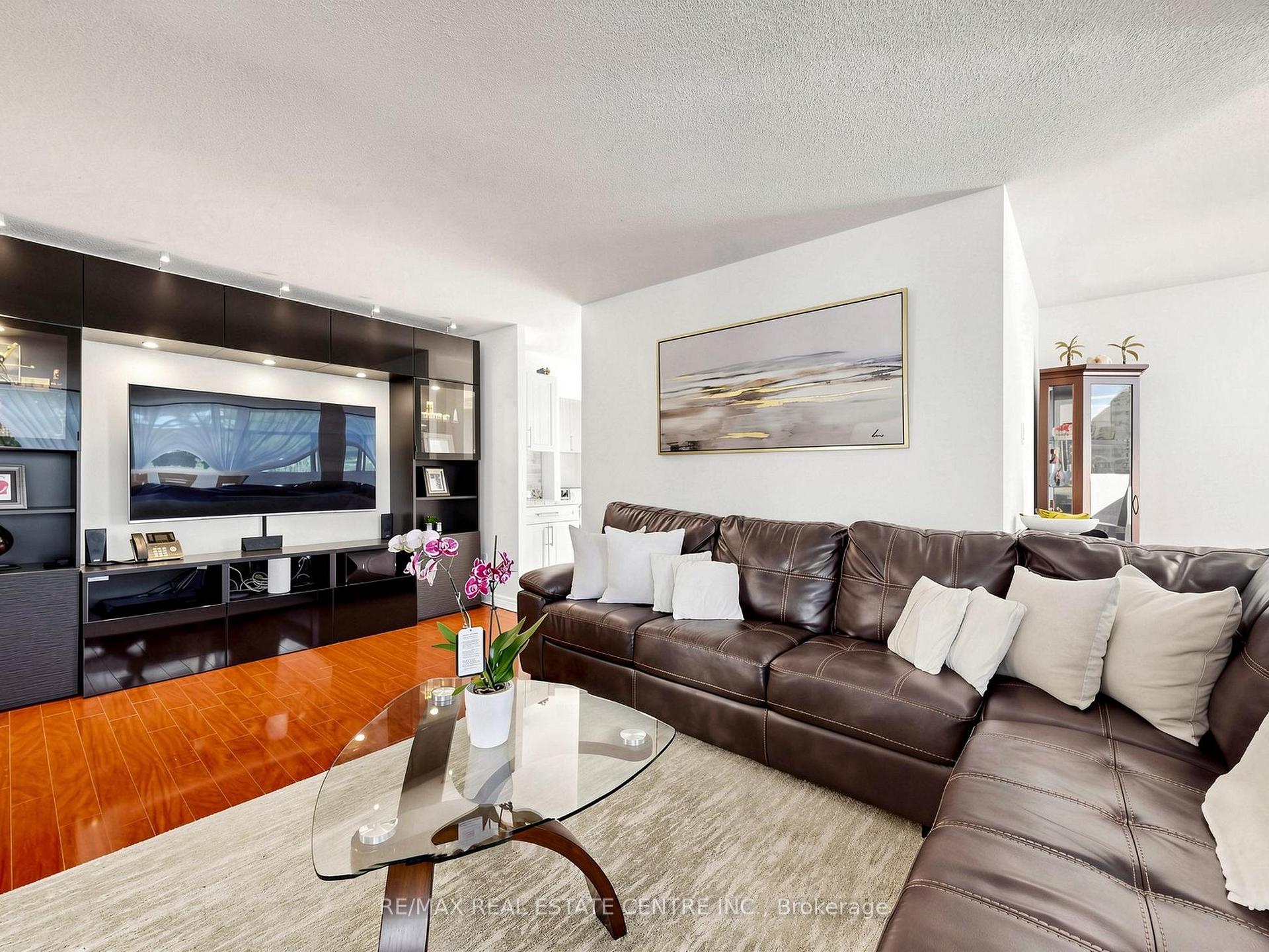 Photo 8 of Unit 207, 100 Antibes Drive, North York, Westminster-Branson — HOMEH