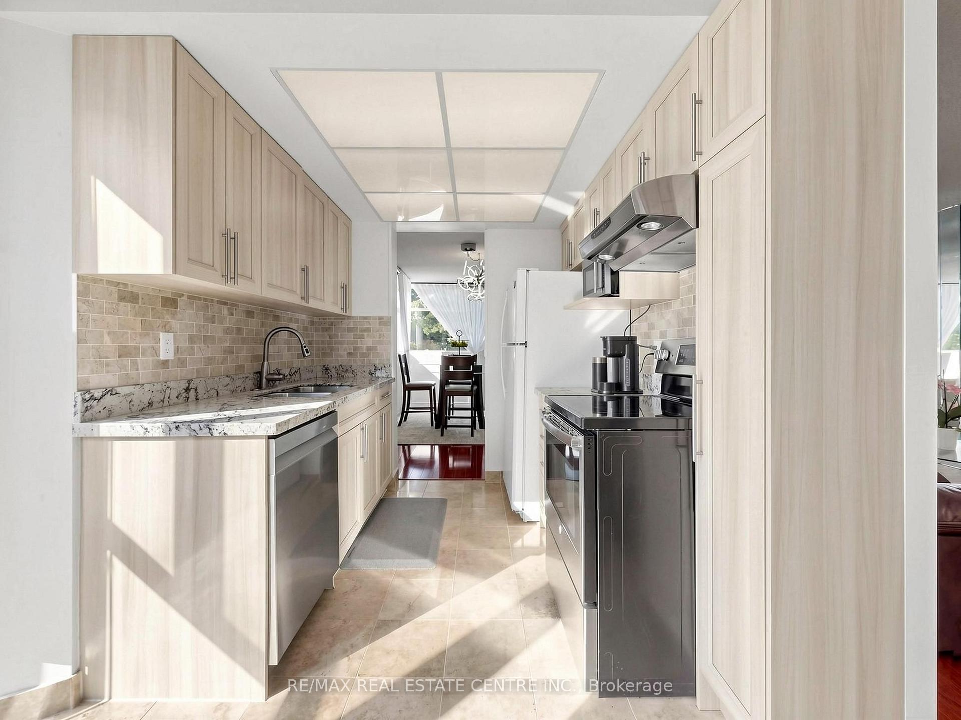 Photo 14 of Unit 207, 100 Antibes Drive, North York, Westminster-Branson — HOMEH