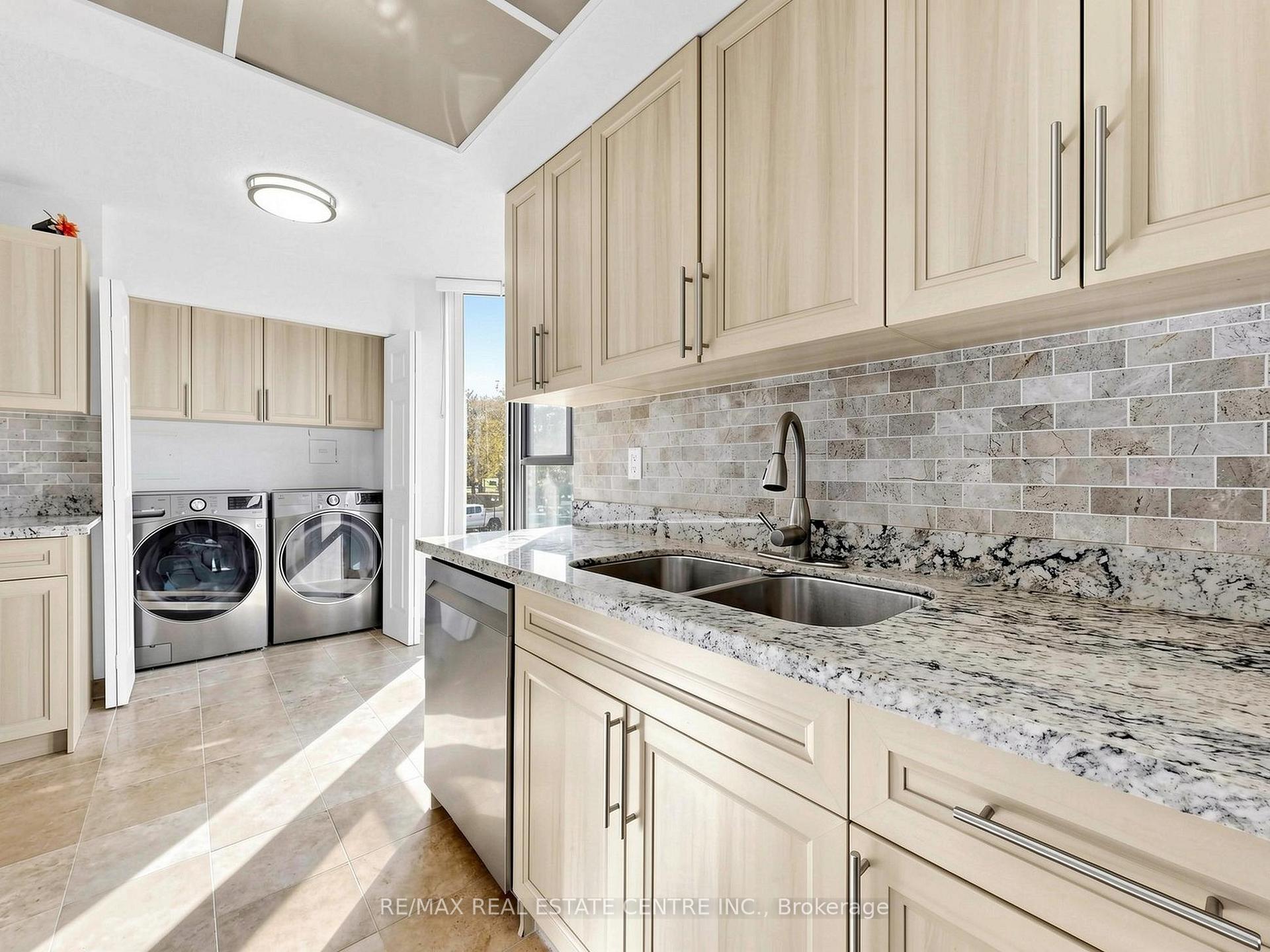 Photo 17 of Unit 207, 100 Antibes Drive, North York, Westminster-Branson — HOMEH