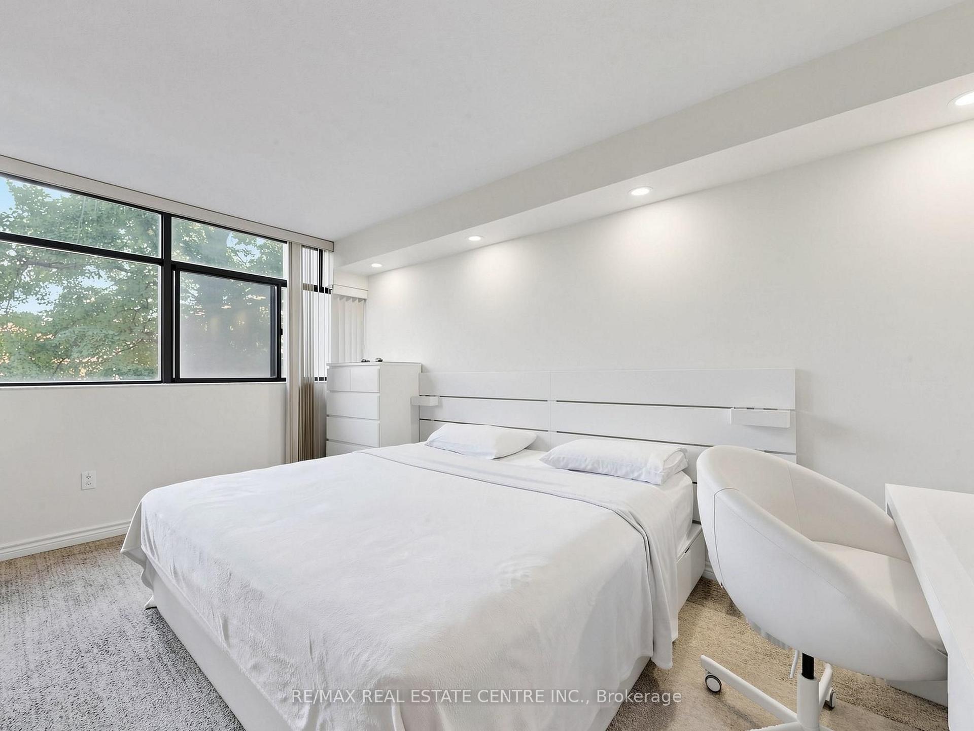 Photo 18 of Unit 207, 100 Antibes Drive, North York, Westminster-Branson — HOMEH