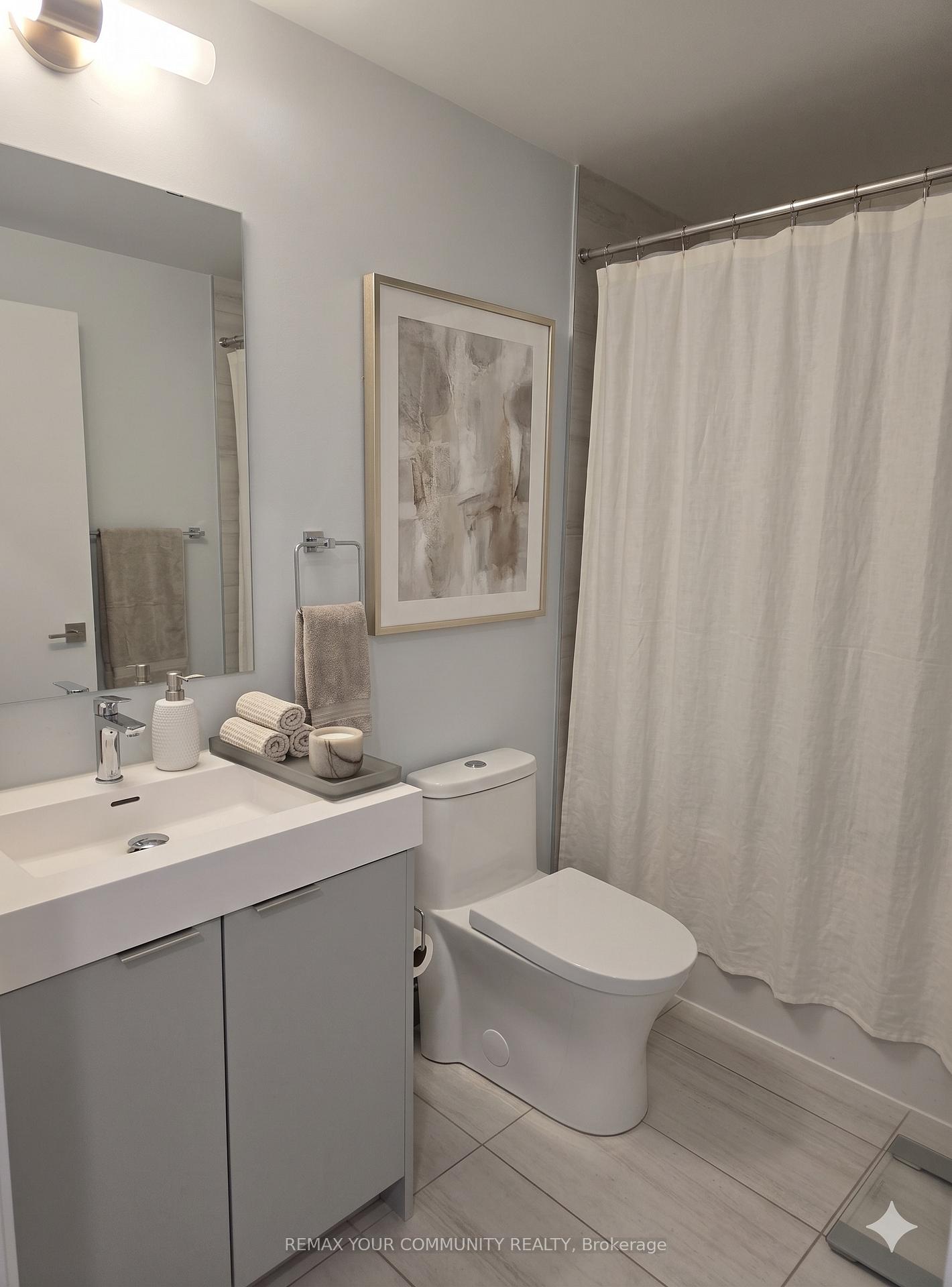 Photo 8 of Unit 3301, 2920 Highway 7, Vaughan, Concord — HOMEH
