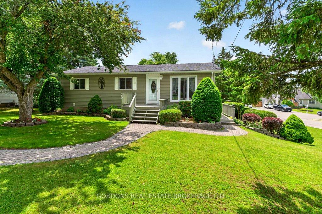 Photo of 450 Charles Street N