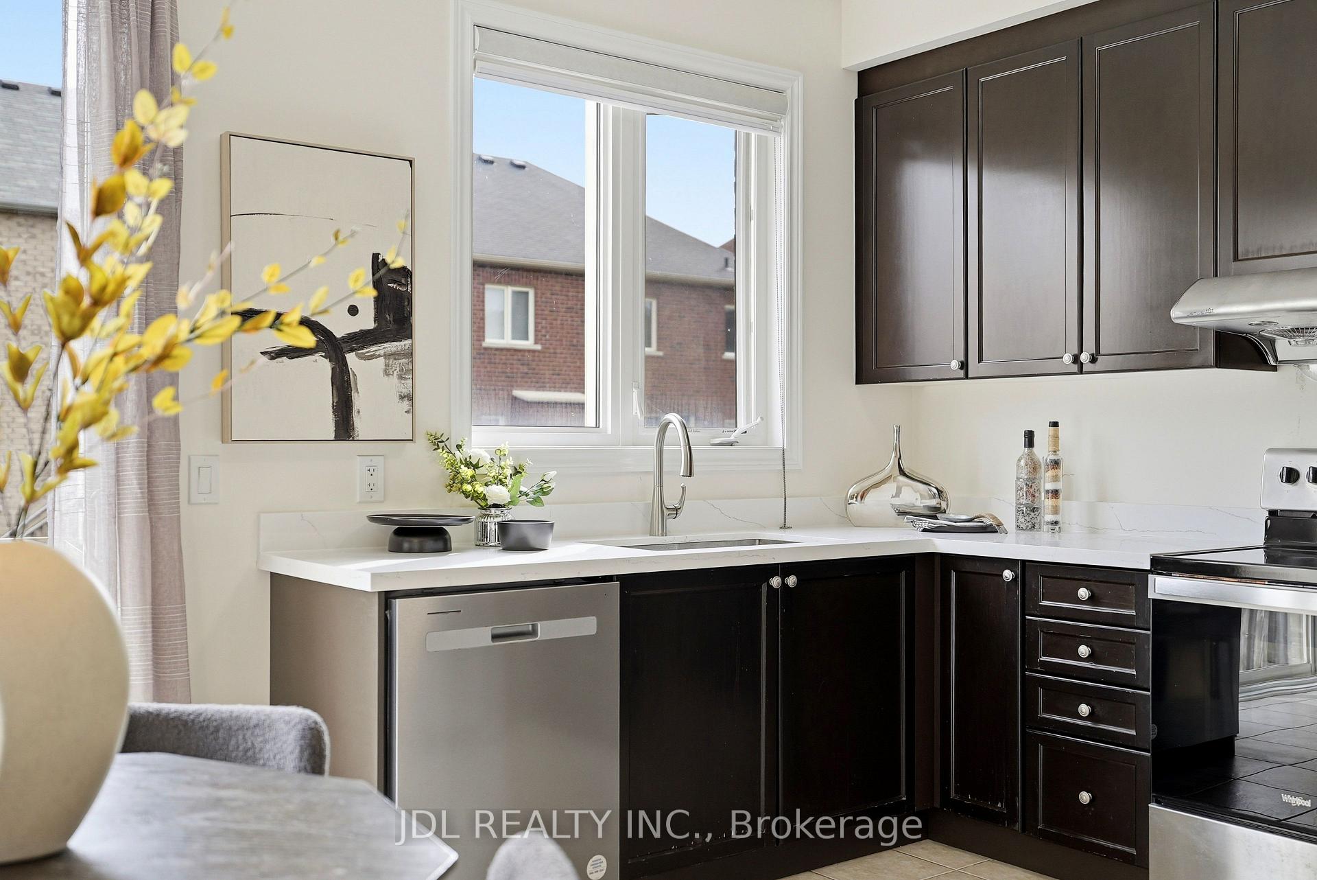 Photo 56 of 15 Beacon Point Street, Markham, Wismer — HOMEH