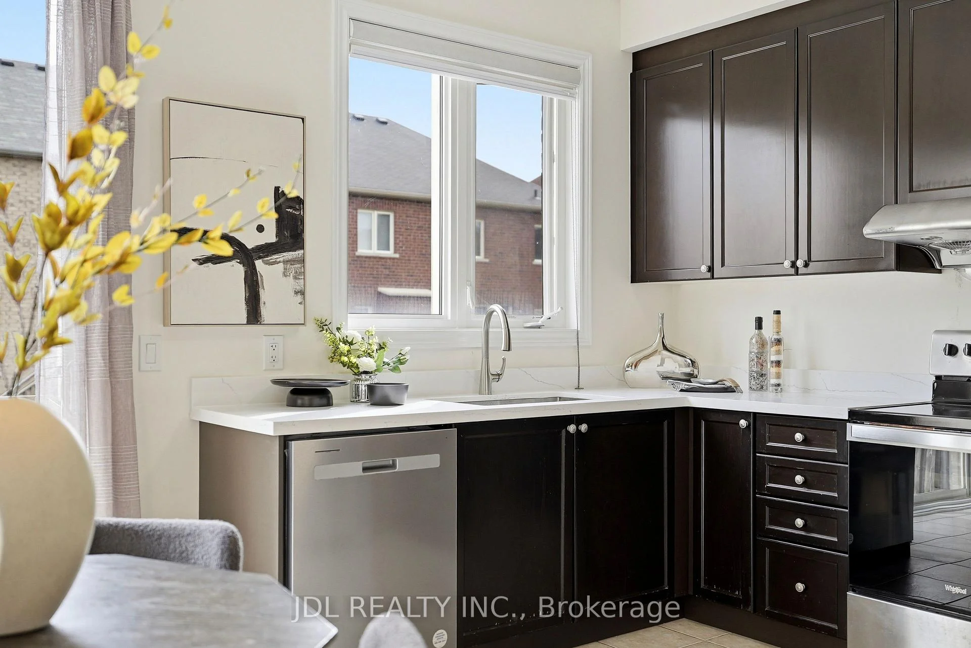 Photo 38 of 15 Beacon Point Street, Markham, Wismer — HOMEH