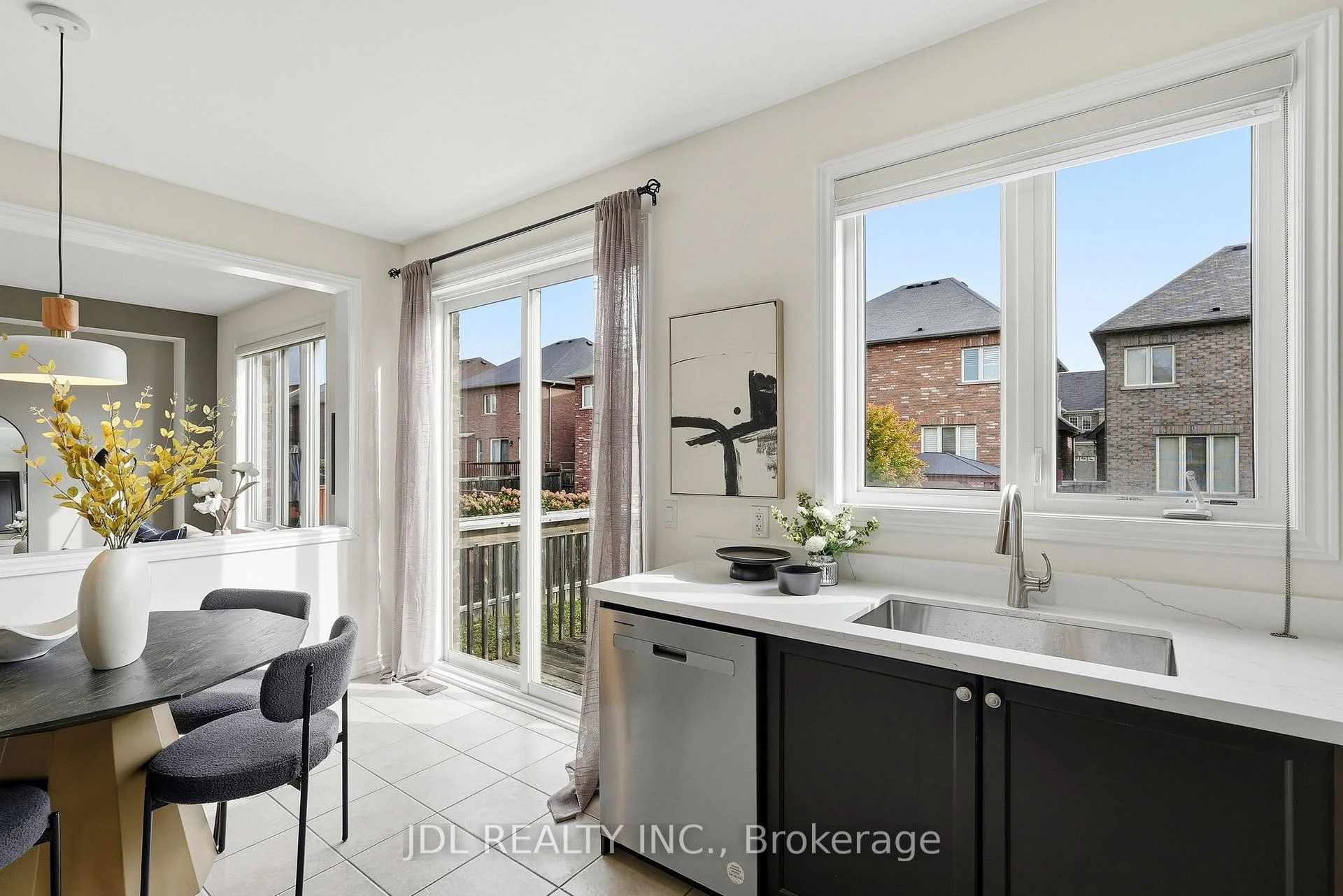 Photo 45 of 15 Beacon Point Street, Markham, Wismer — HOMEH