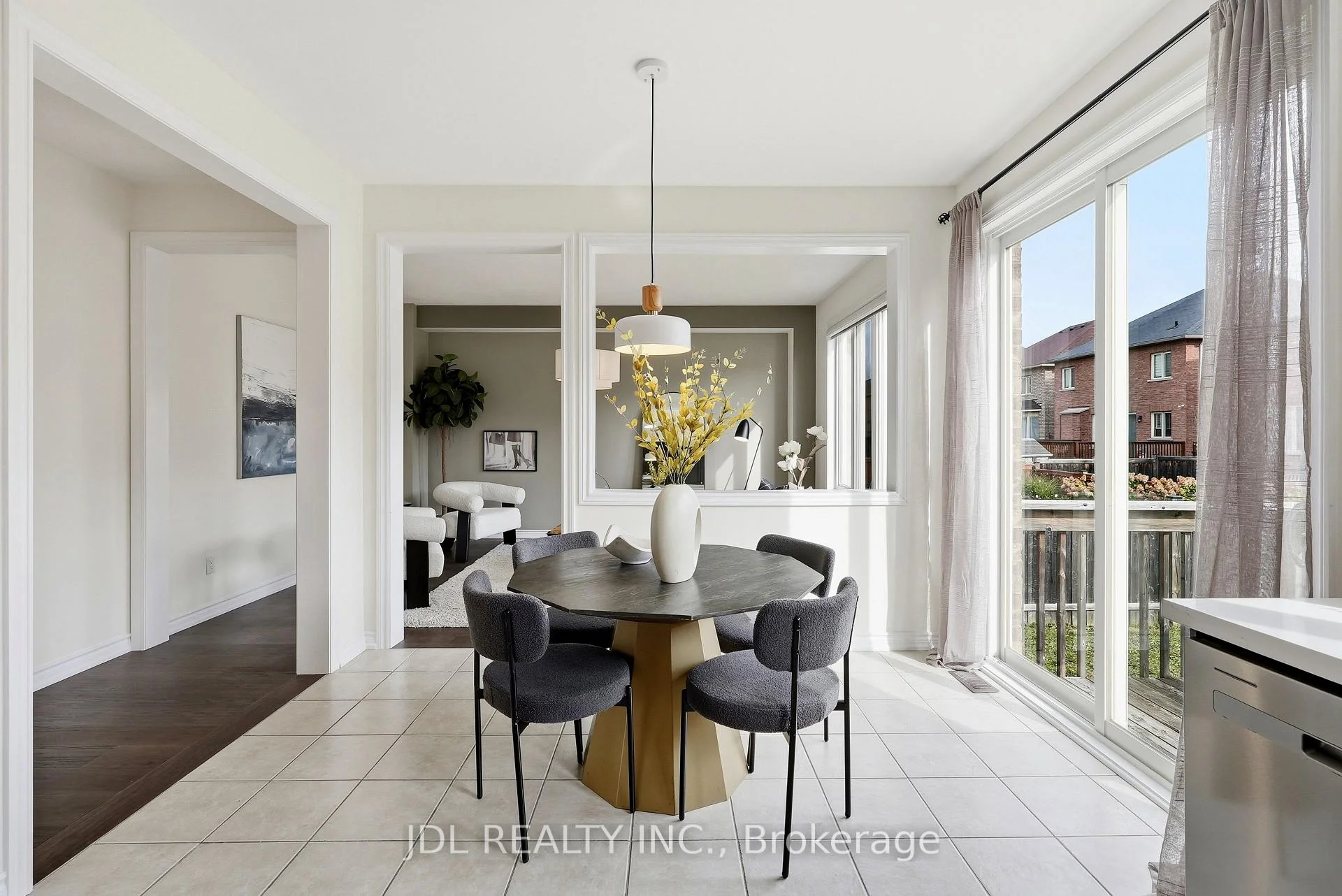 Photo 46 of 15 Beacon Point Street, Markham, Wismer — HOMEH