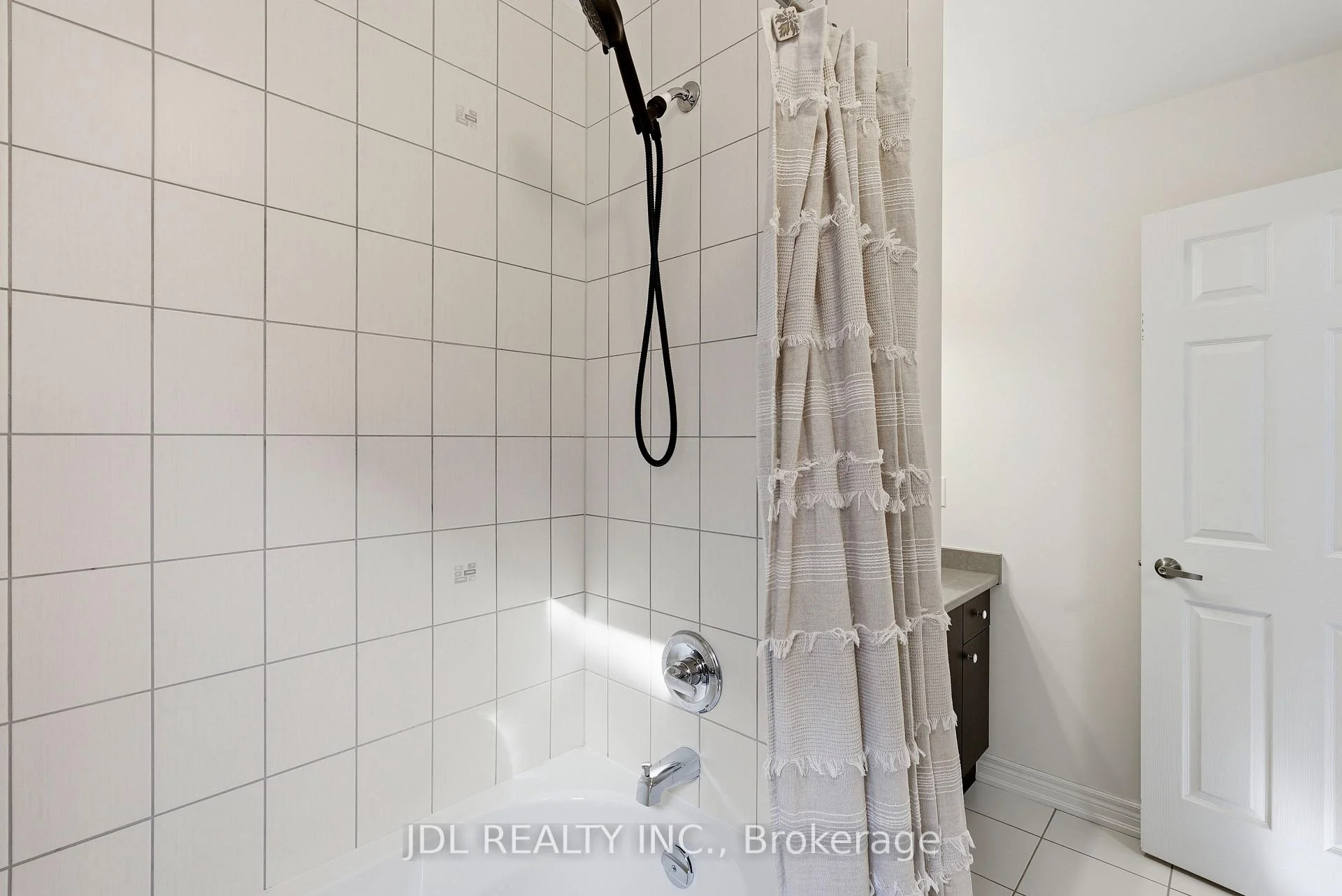 Photo 91 of 15 Beacon Point Street, Markham, Wismer — HOMEH