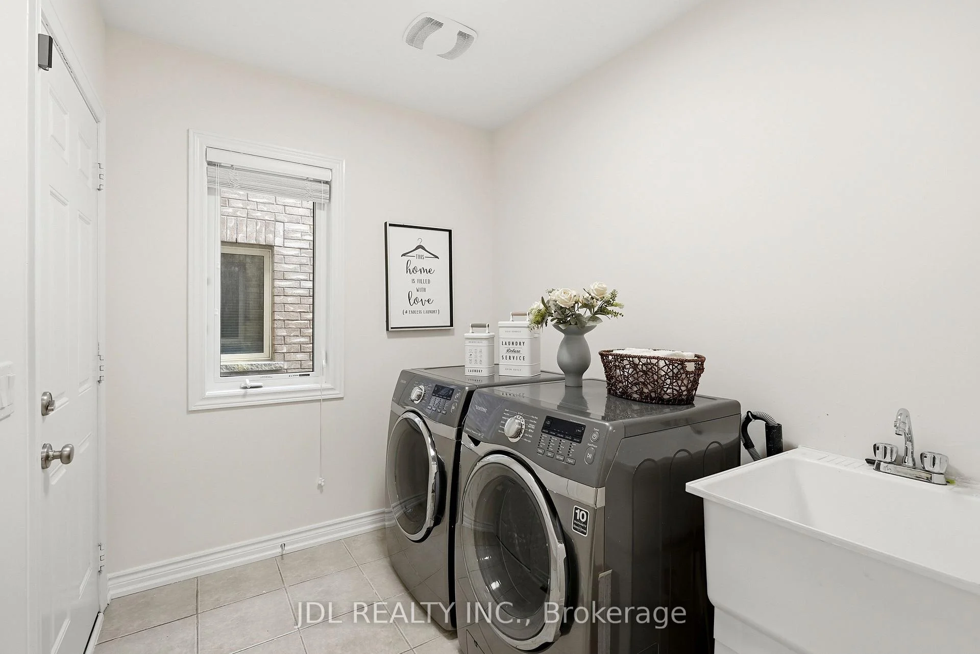Photo 98 of 15 Beacon Point Street, Markham, Wismer — HOMEH