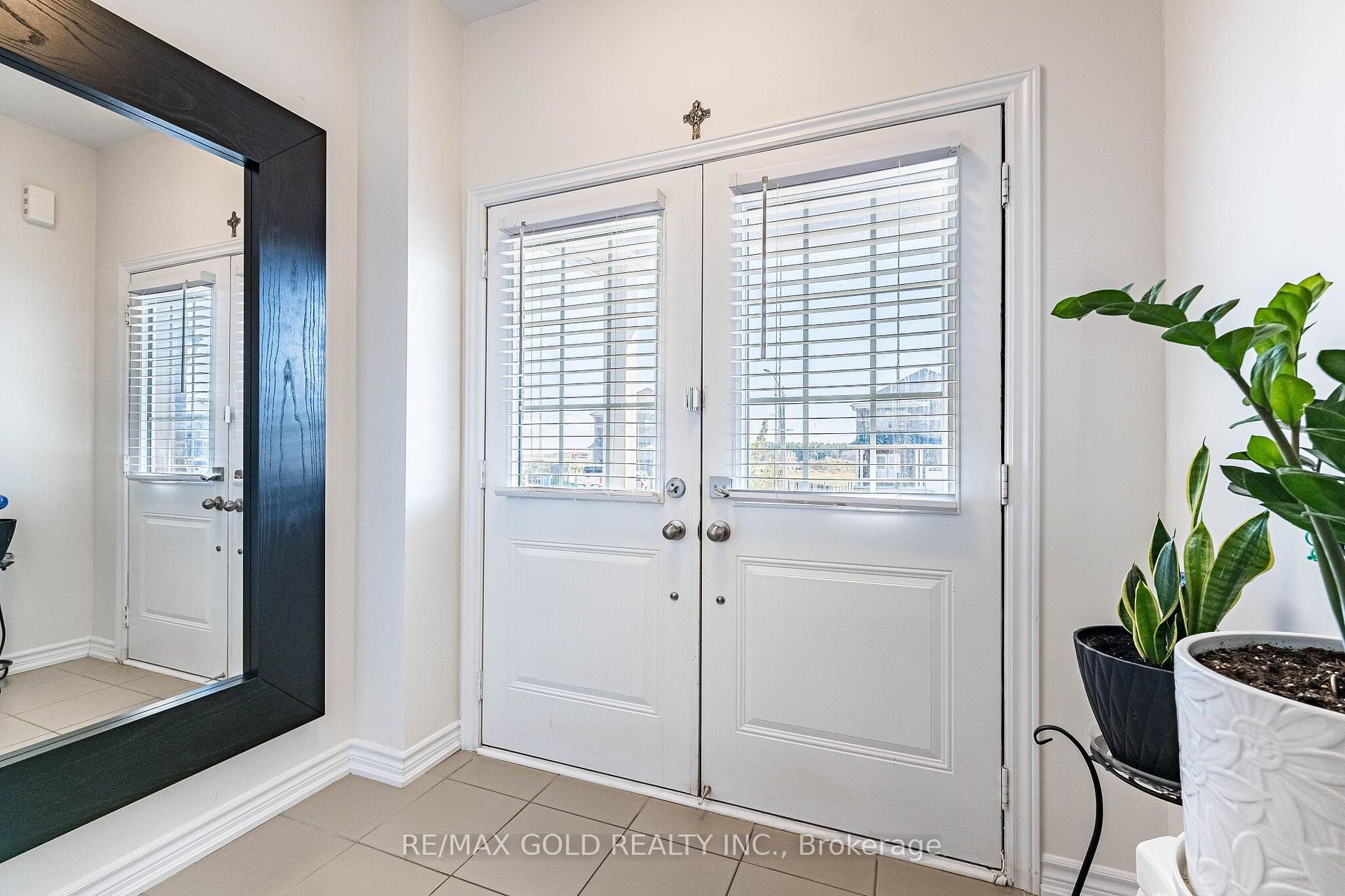 Photo 4 of 298 Ridley Crescent, Southgate — HOMEH