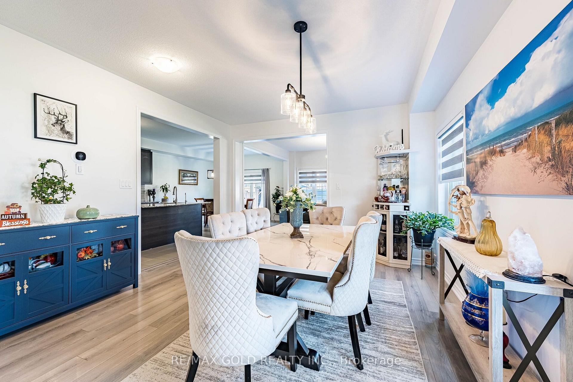 Photo 5 of 298 Ridley Crescent, Southgate — HOMEH