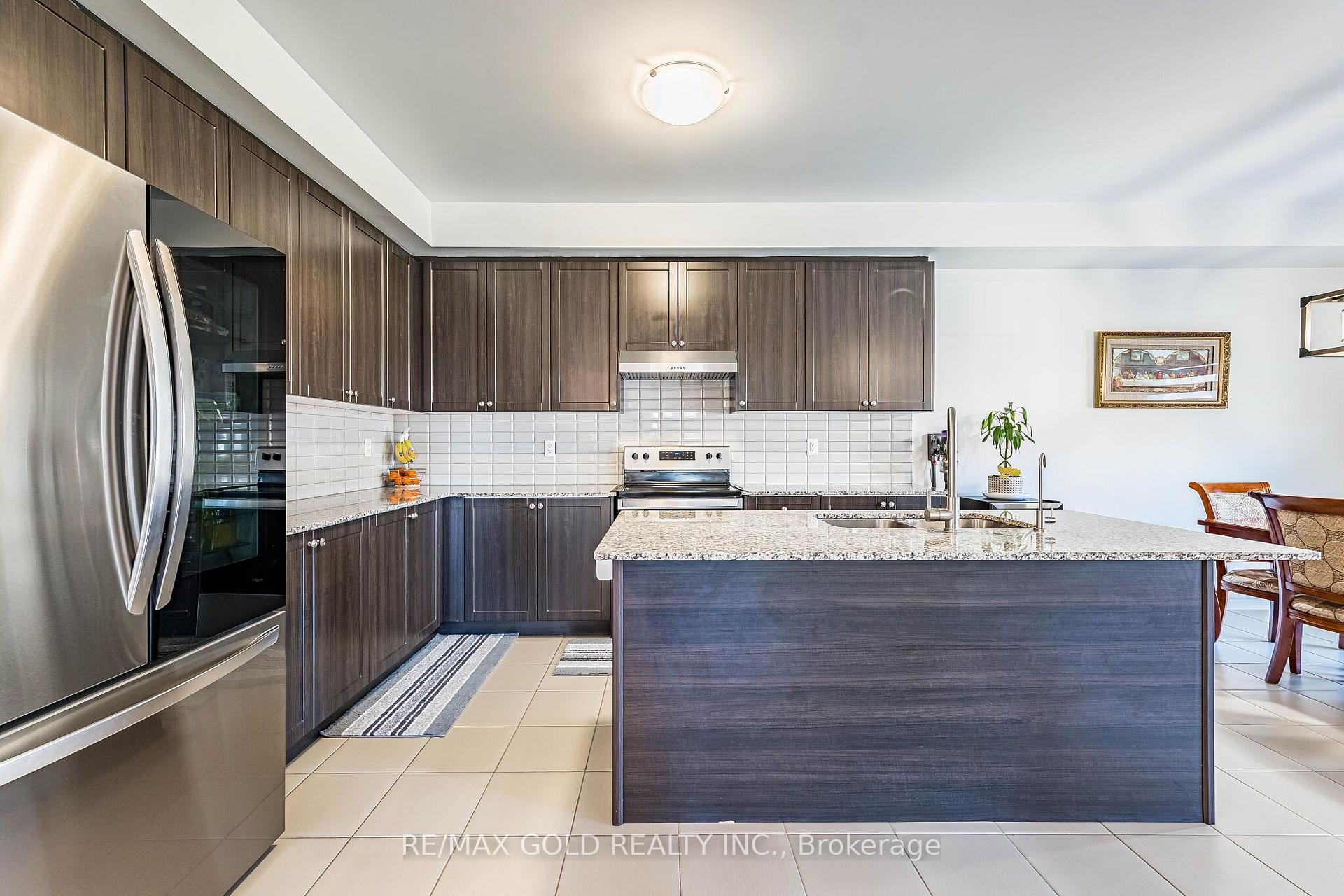 Photo 12 of 298 Ridley Crescent, Southgate — HOMEH