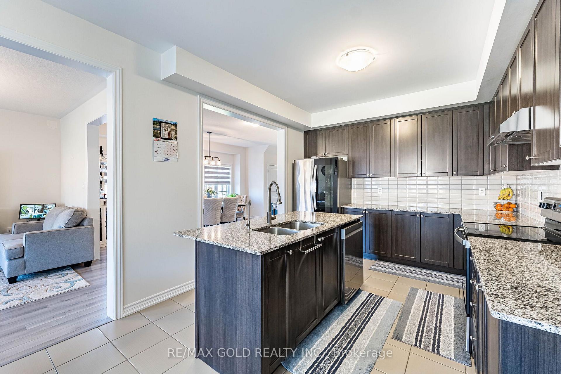 Photo 15 of 298 Ridley Crescent, Southgate — HOMEH