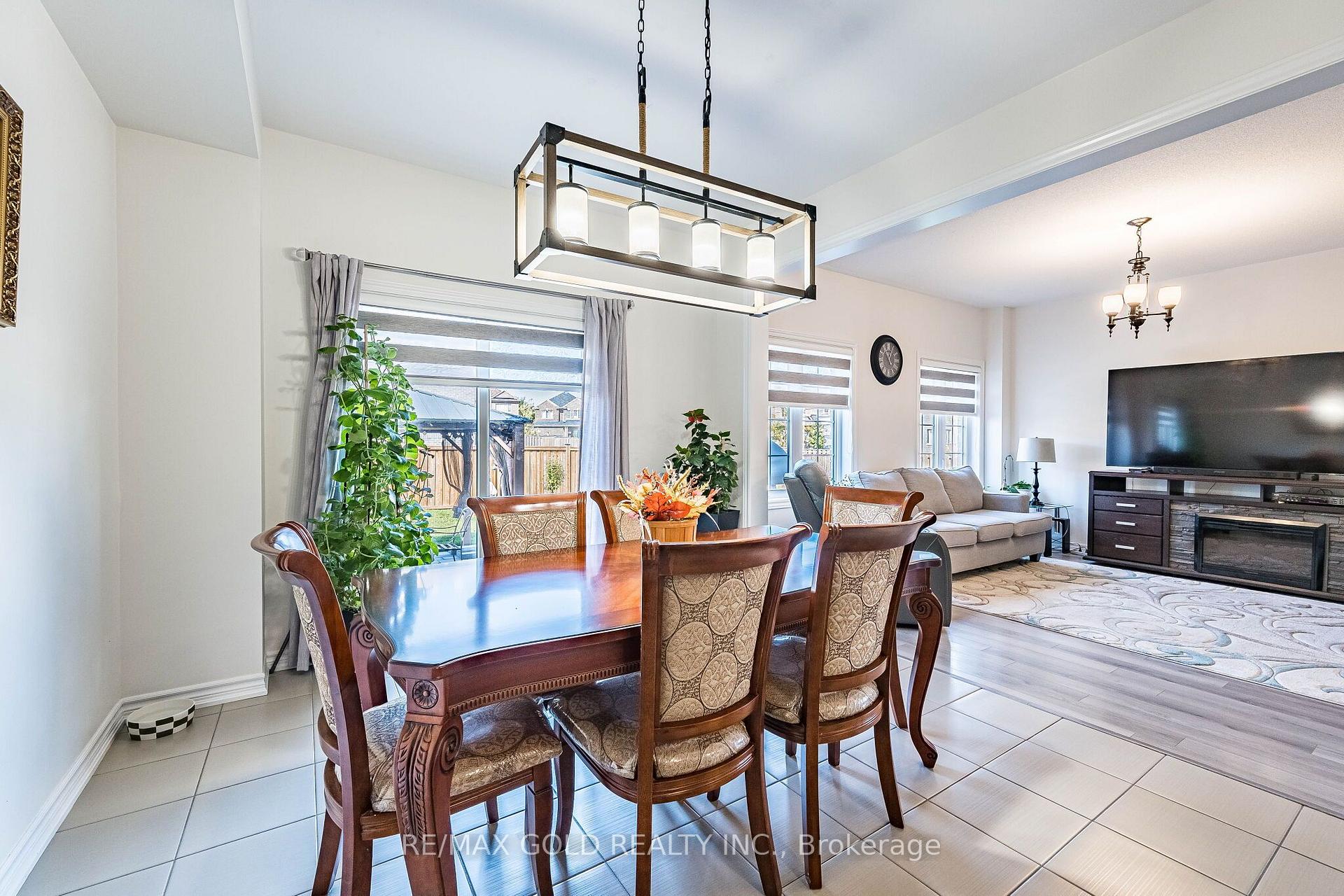Photo 16 of 298 Ridley Crescent, Southgate — HOMEH