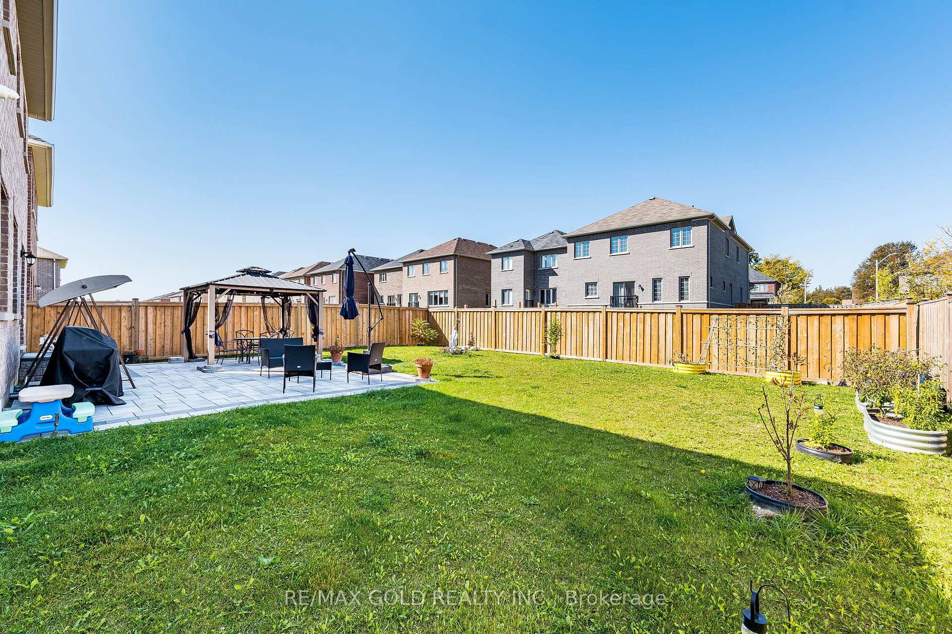Photo 46 of 298 Ridley Crescent, Southgate — HOMEH