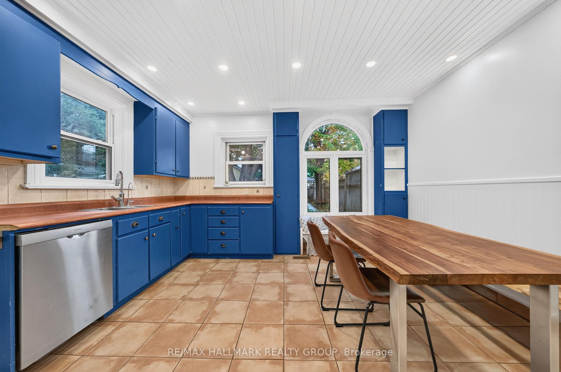 Photo 2 of 182 Pretoria Avenue, Ottawa, Glebe — HOMEH