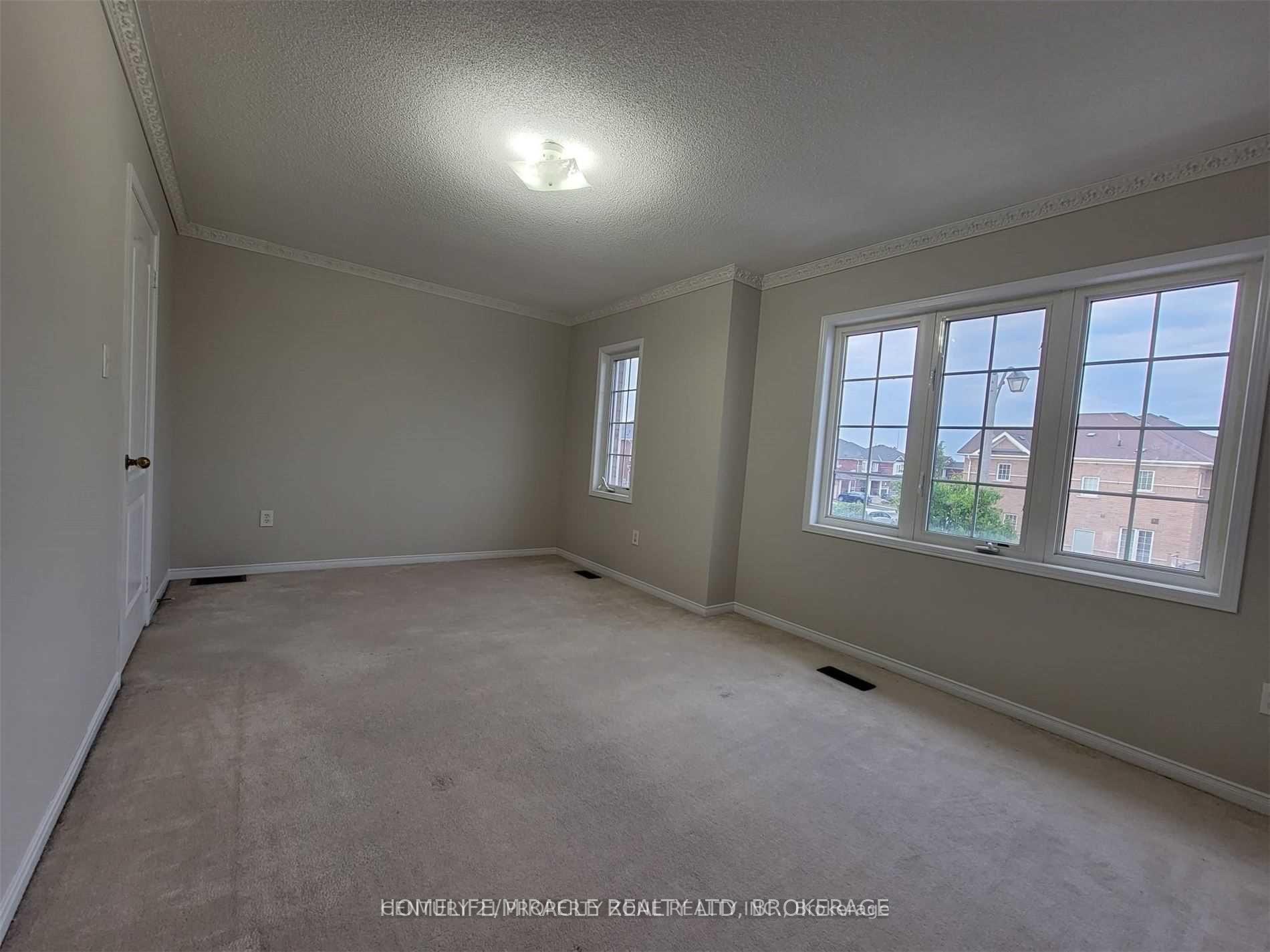 Photo 3 of 8 Galtee Road, Brampton, Credit Valley — HOMEH