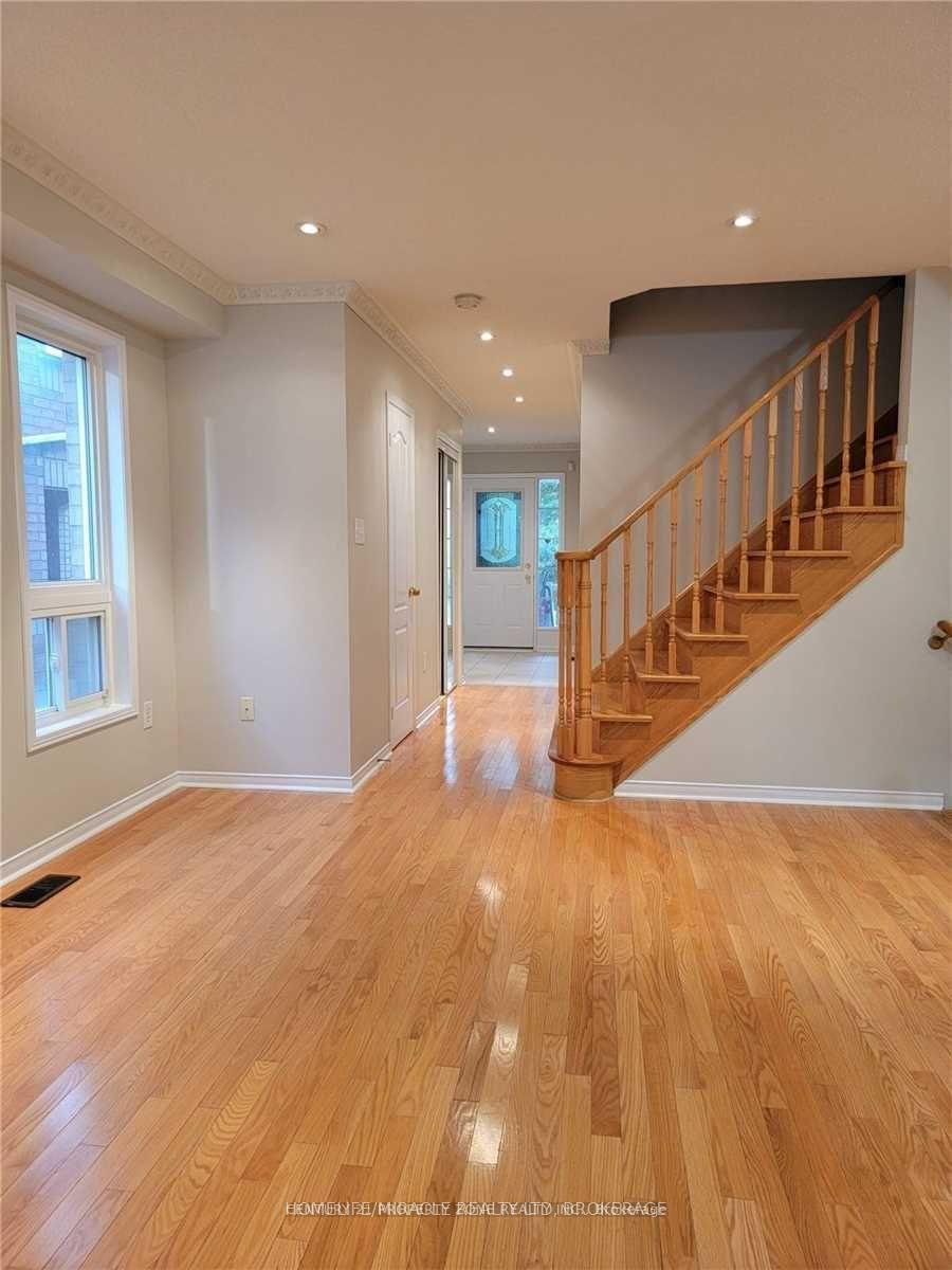 Photo 9 of 8 Galtee Road, Brampton, Credit Valley — HOMEH