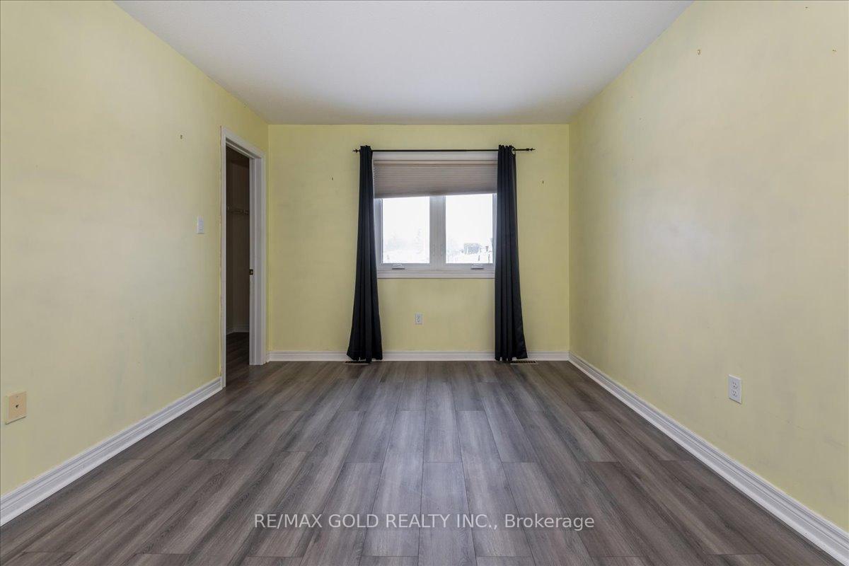 Photo 10 of 117 Bentley Crescent, Barrie, 400 West — HOMEH