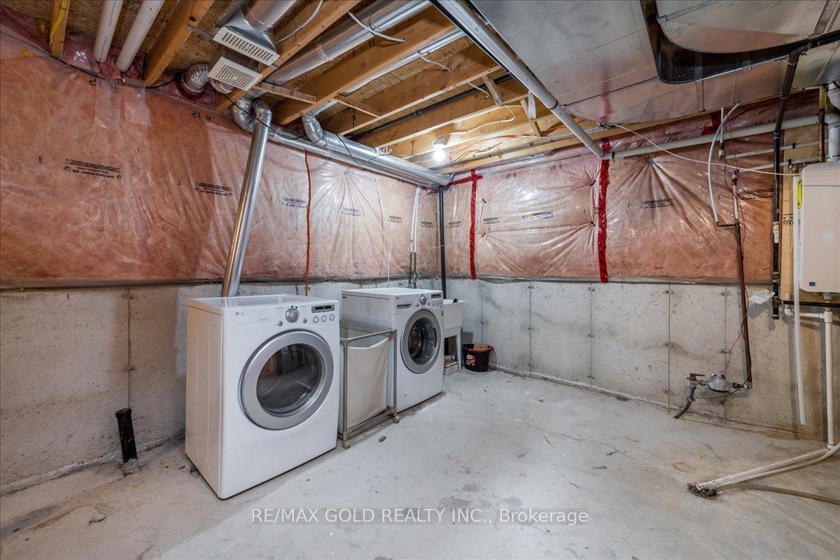 Photo 17 of 117 Bentley Crescent, Barrie, 400 West — HOMEH