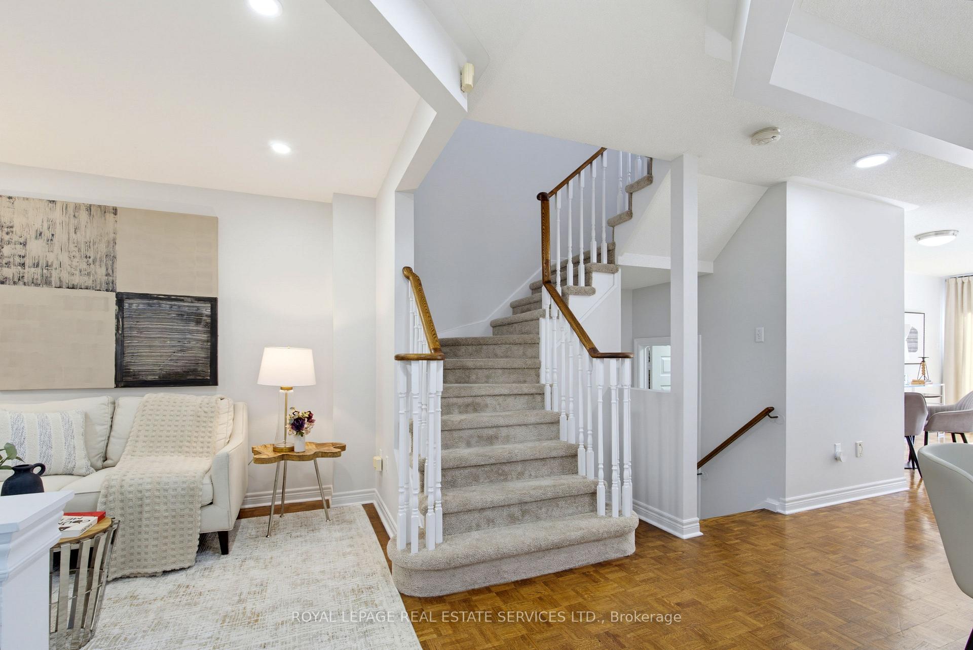 Photo 7 of 5582 Kimmeridge Gate, Mississauga, Central Erin Mills — HOMEH