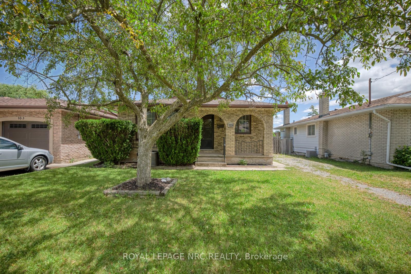 Photo of 105 Hillview Road