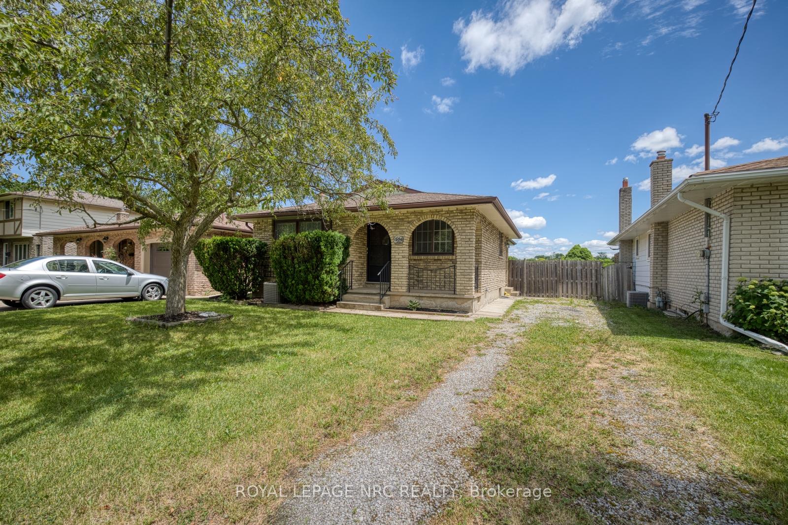 Photo 2 of 105 Hillview Road, St. Catharines, Western Hill — HOMEH